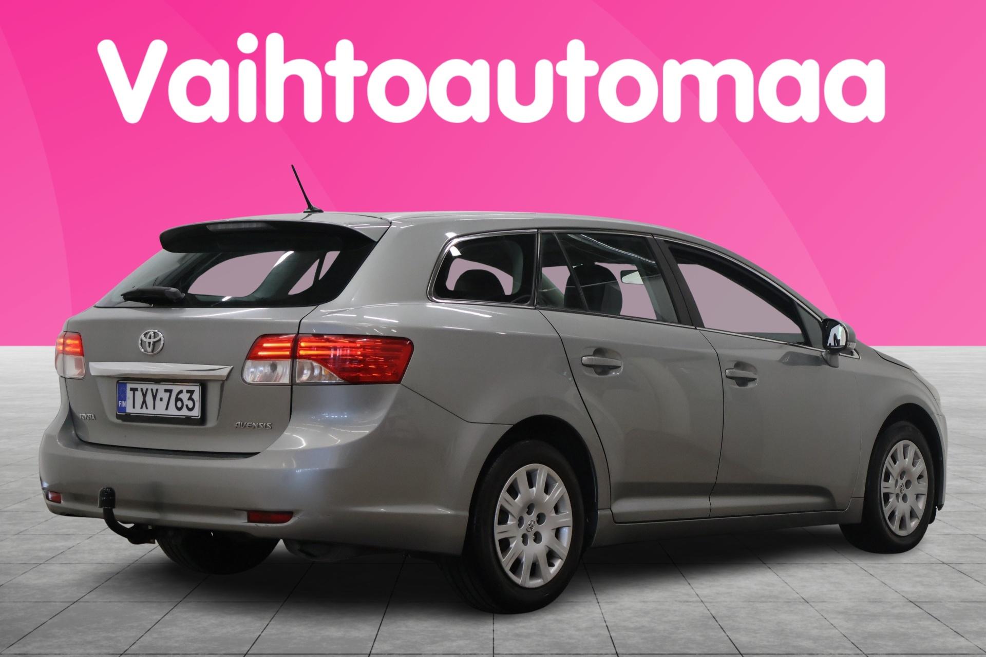 TOYOTA Avensis 2012