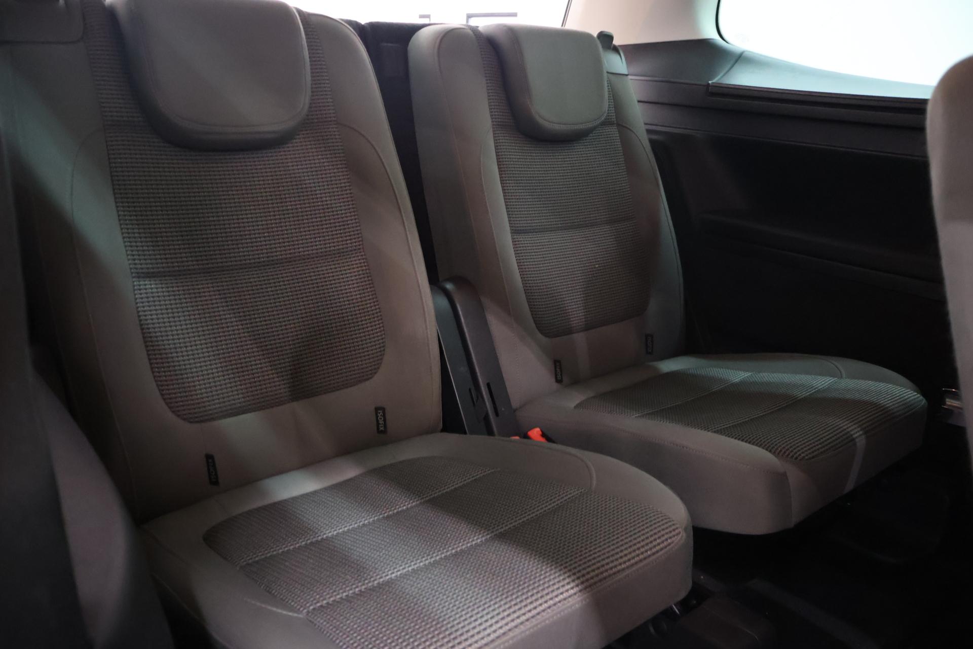 VOLKSWAGEN Sharan 2012