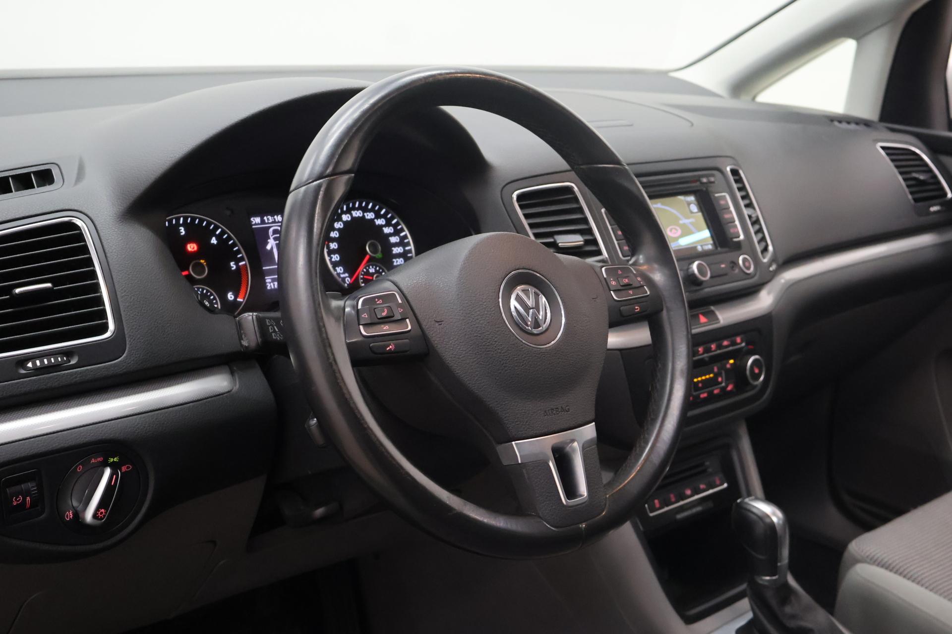 VOLKSWAGEN Sharan 2012