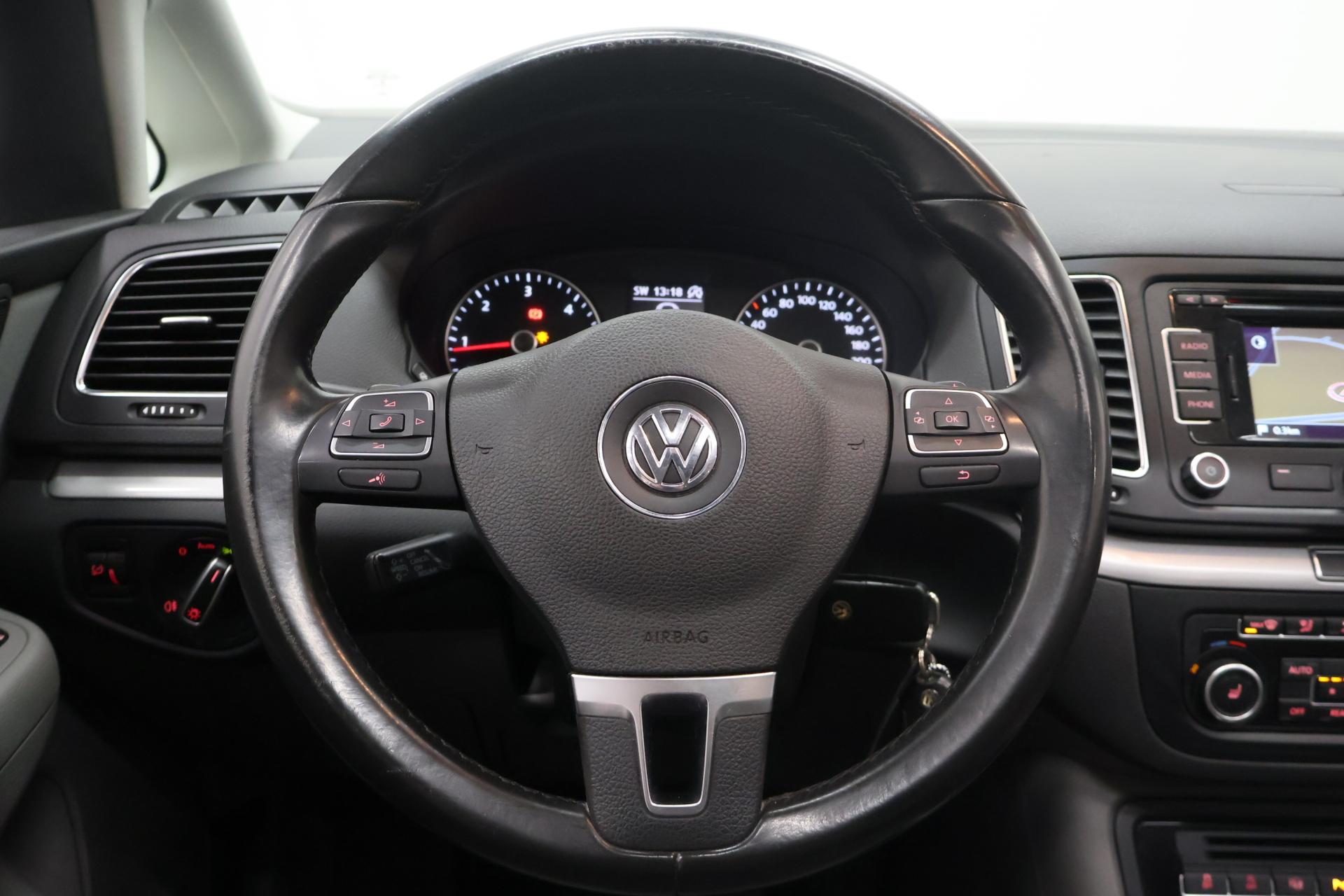 VOLKSWAGEN Sharan 2012