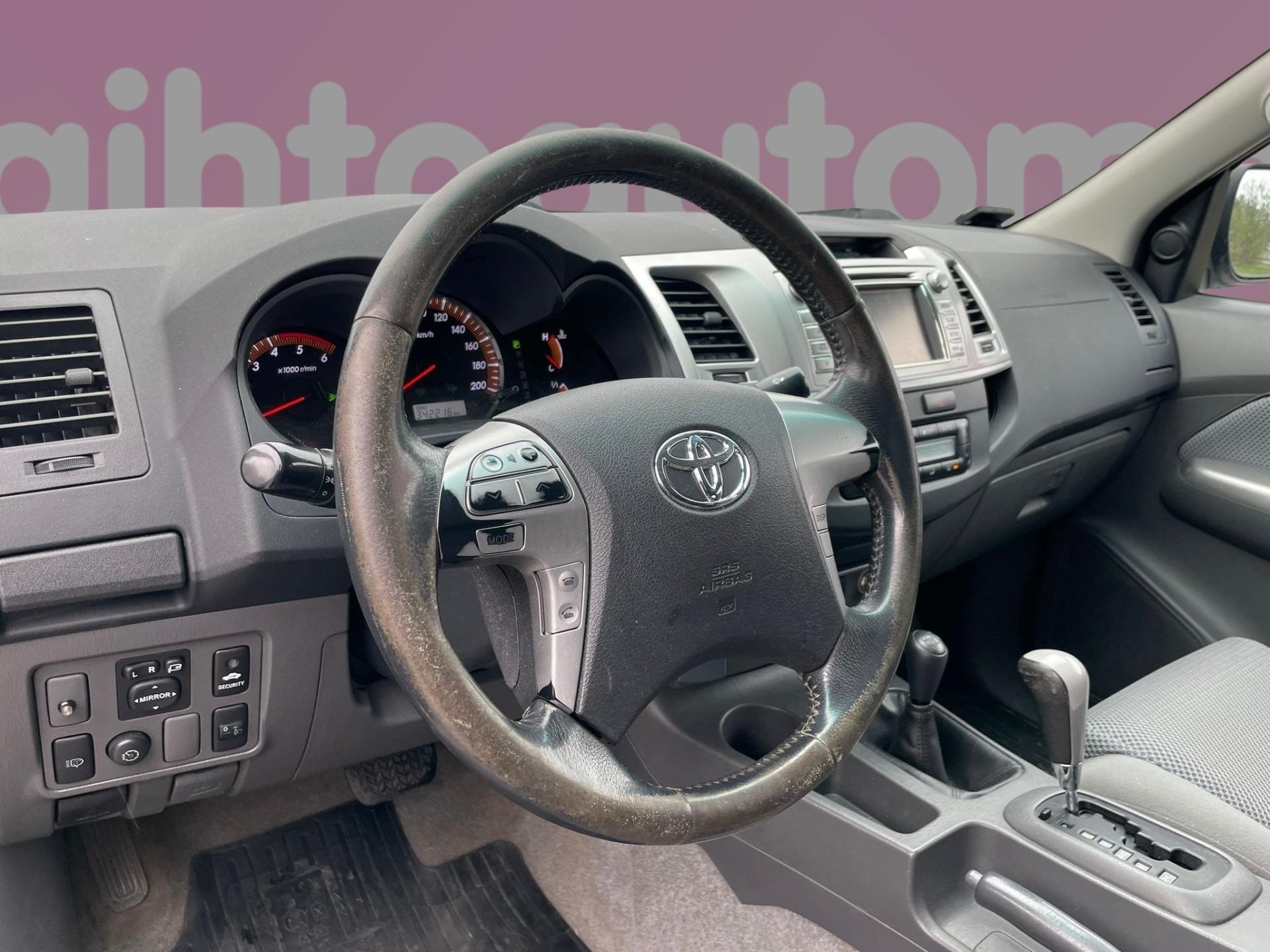TOYOTA Hilux 2013
