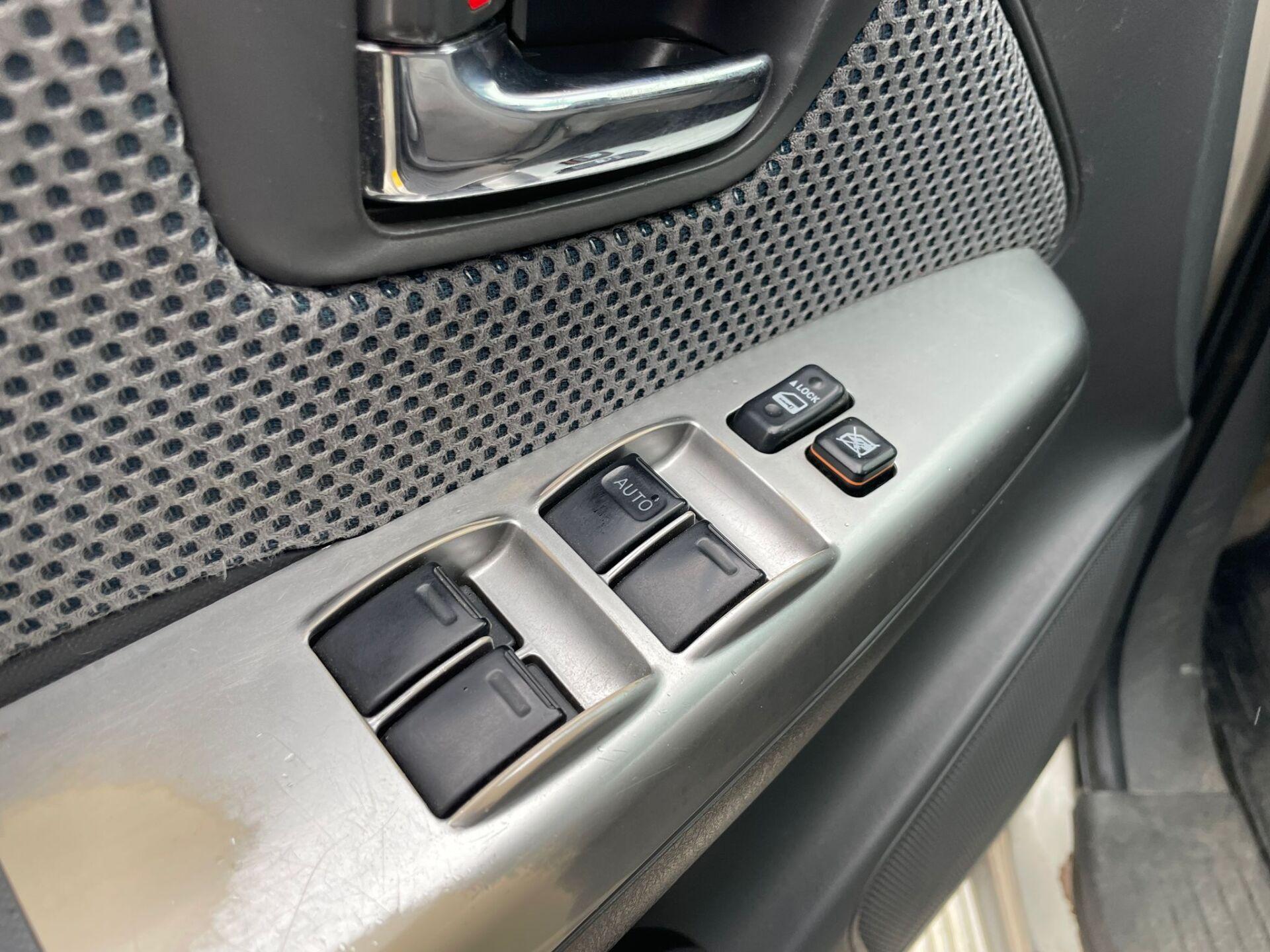 TOYOTA Hilux 2013