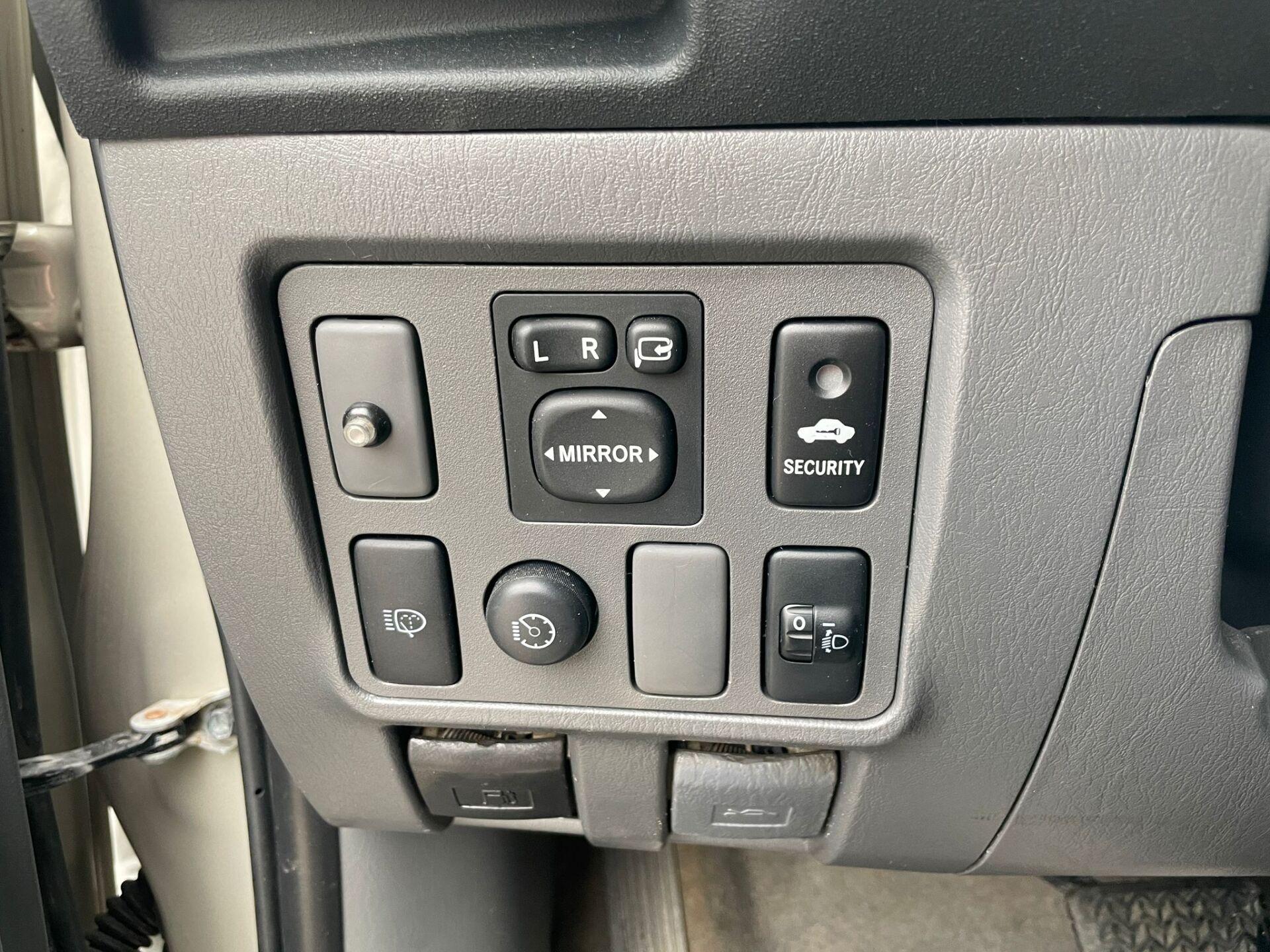 TOYOTA Hilux 2013
