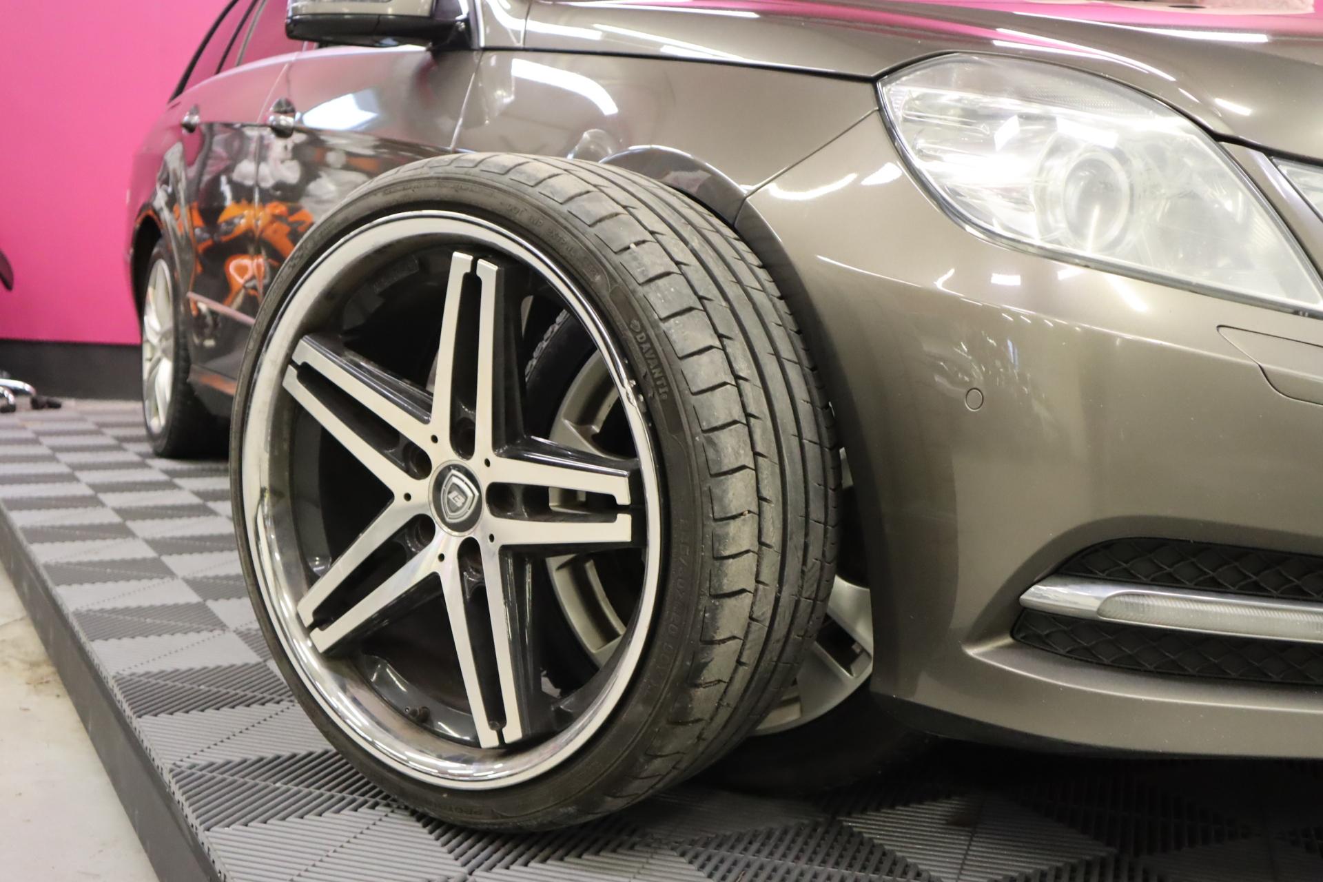 MERCEDES-BENZ E 2011