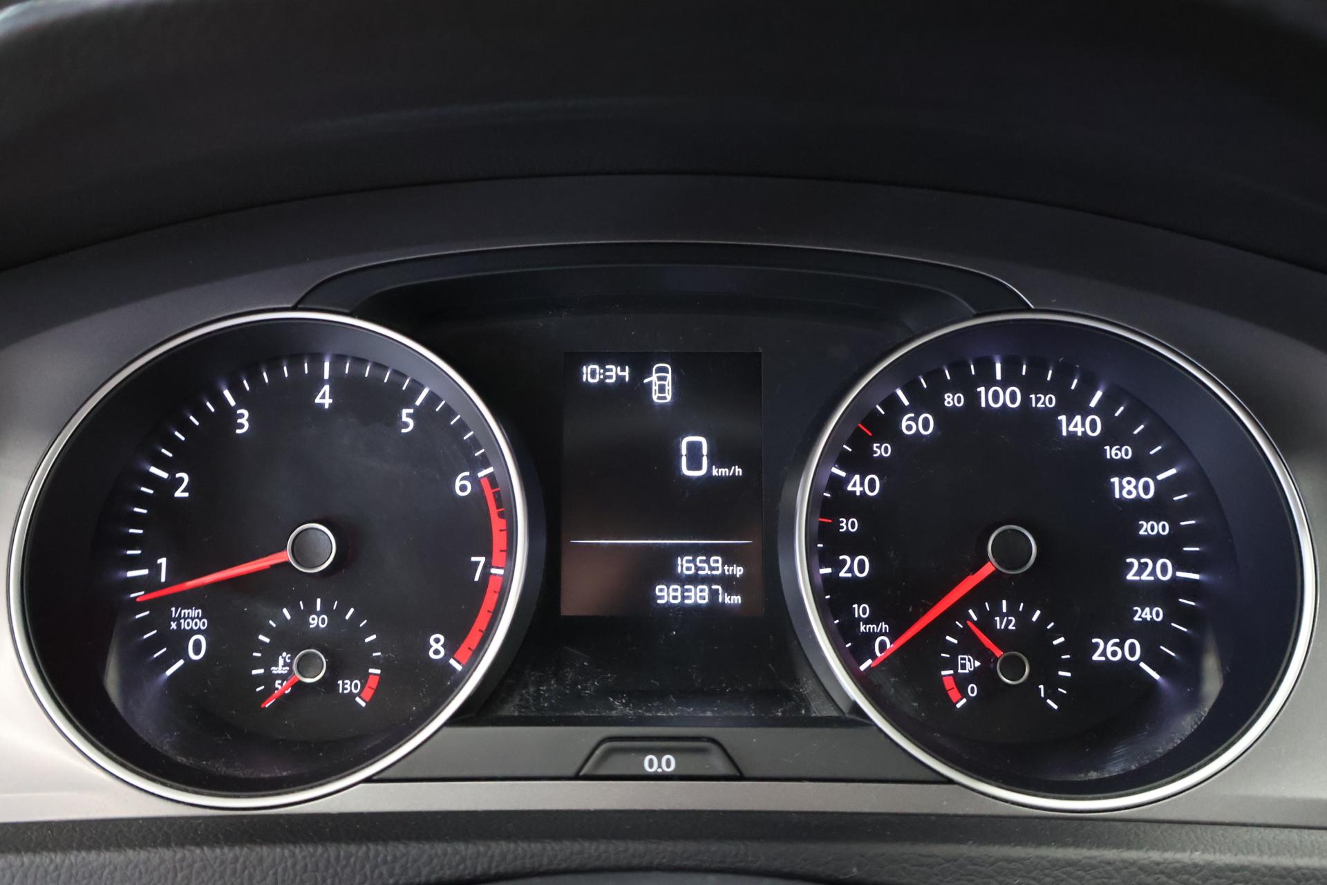 VOLKSWAGEN Golf 2016