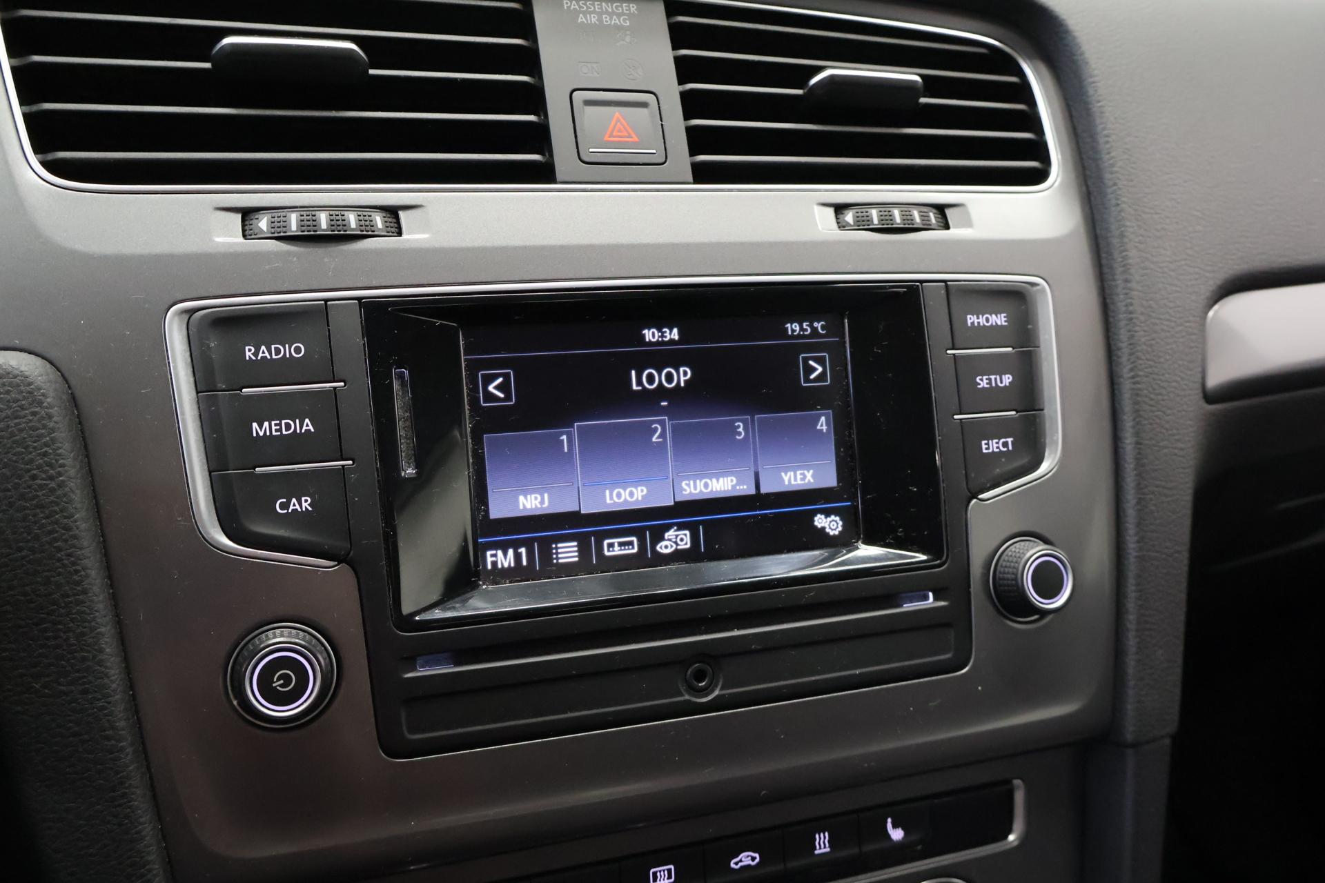 VOLKSWAGEN Golf 2016