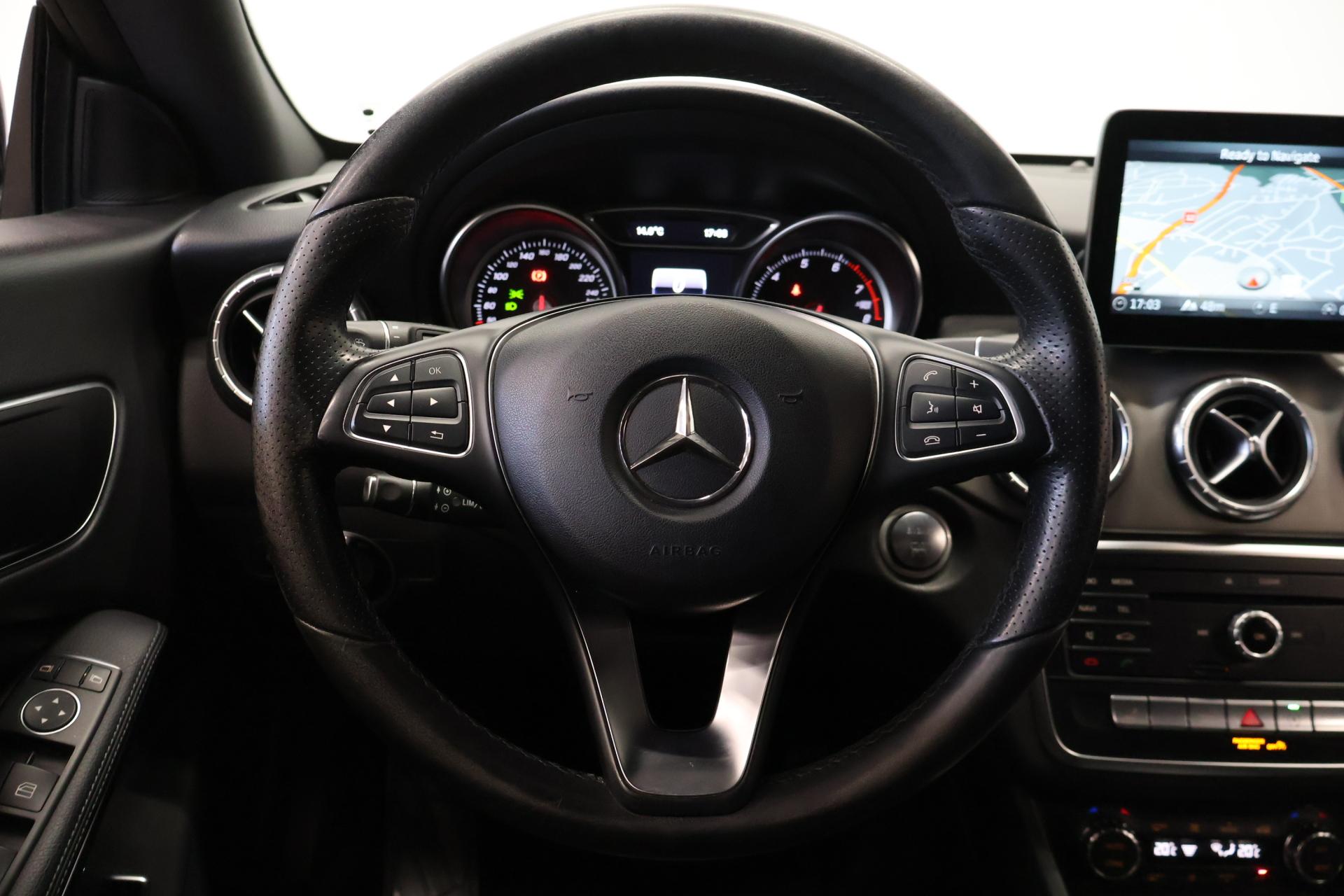 MERCEDES-BENZ CLA 2017