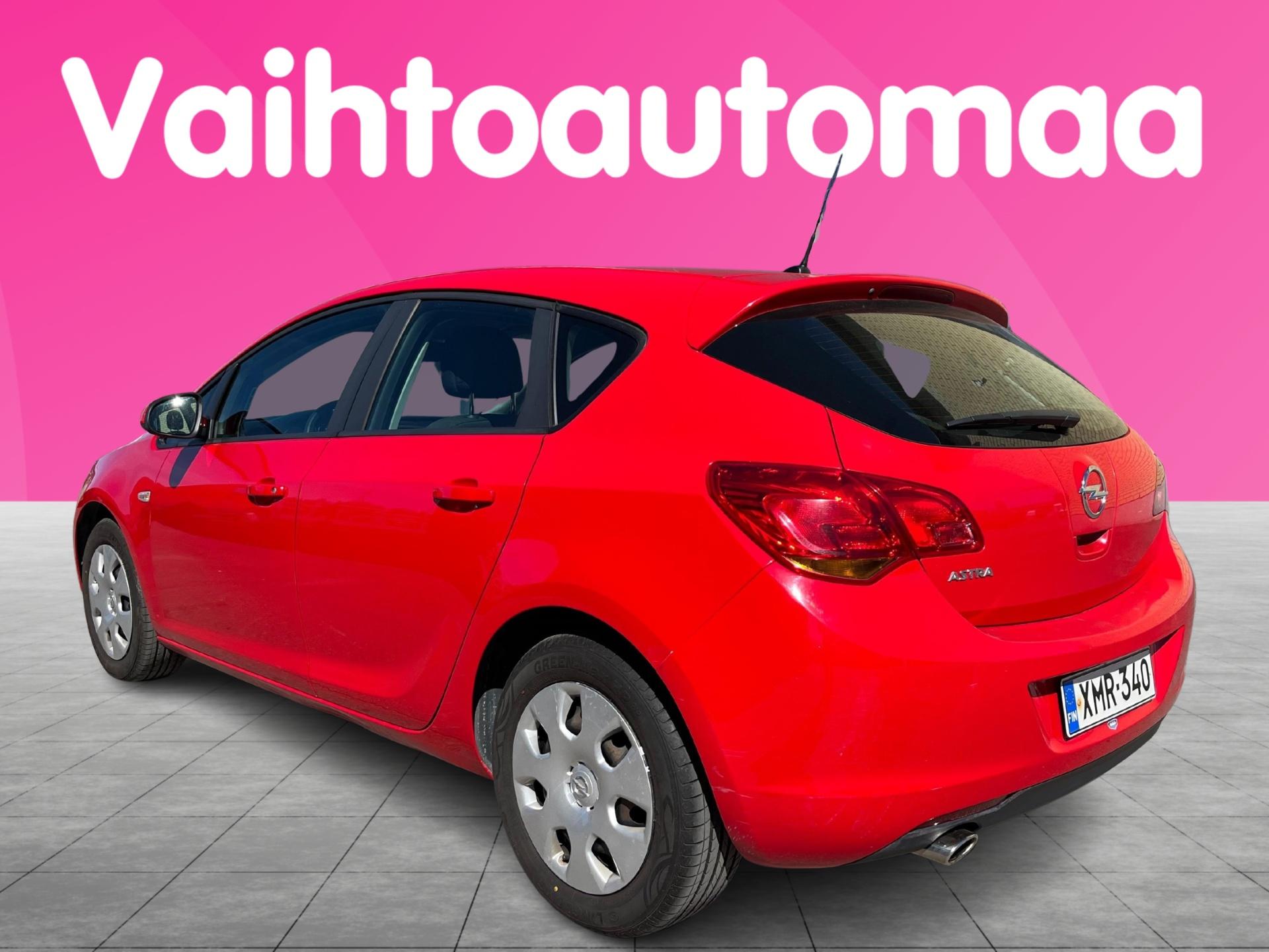 OPEL Astra 2011