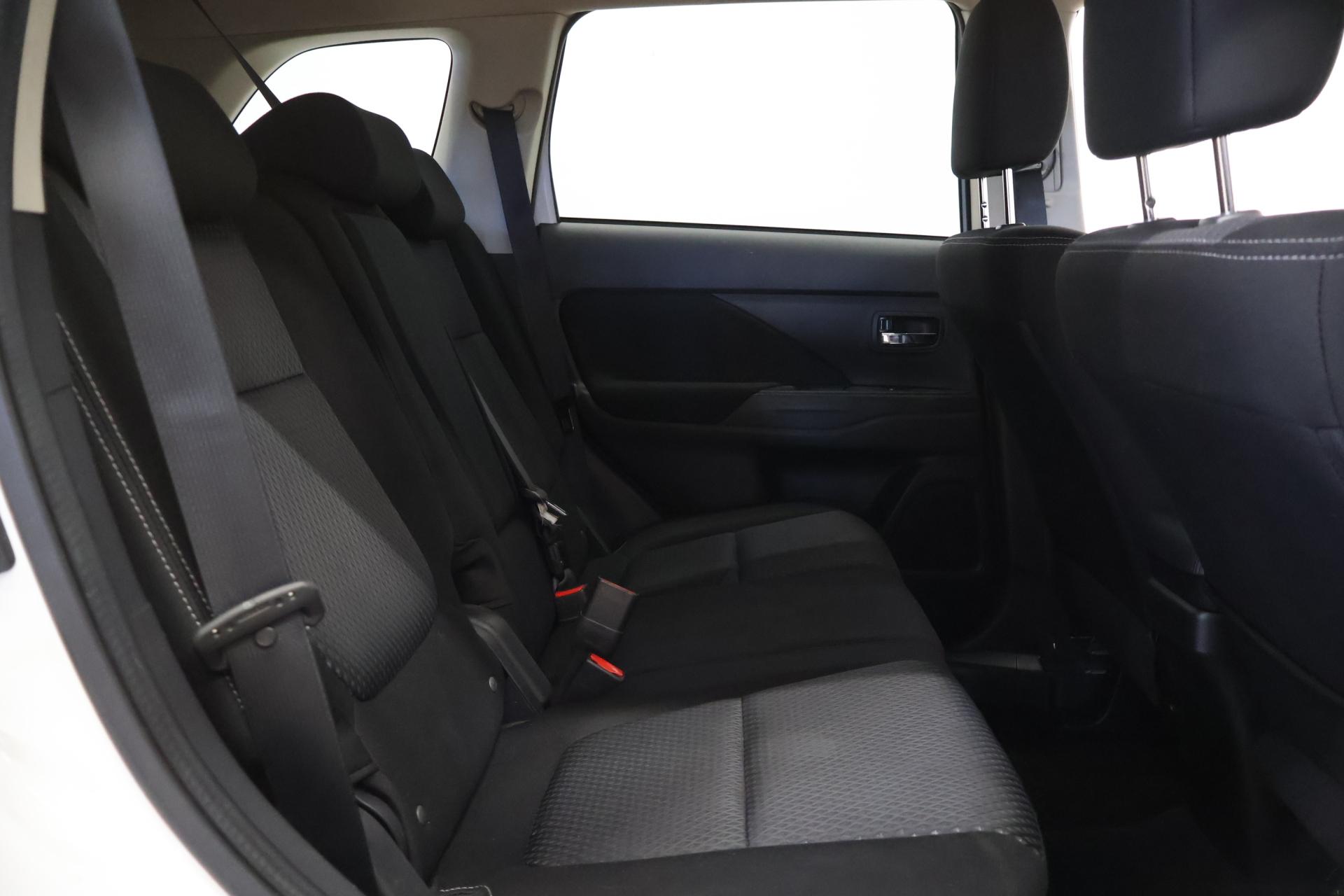 MITSUBISHI Outlander 2017