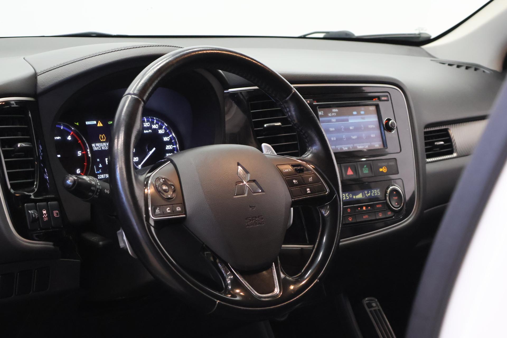 MITSUBISHI Outlander 2017
