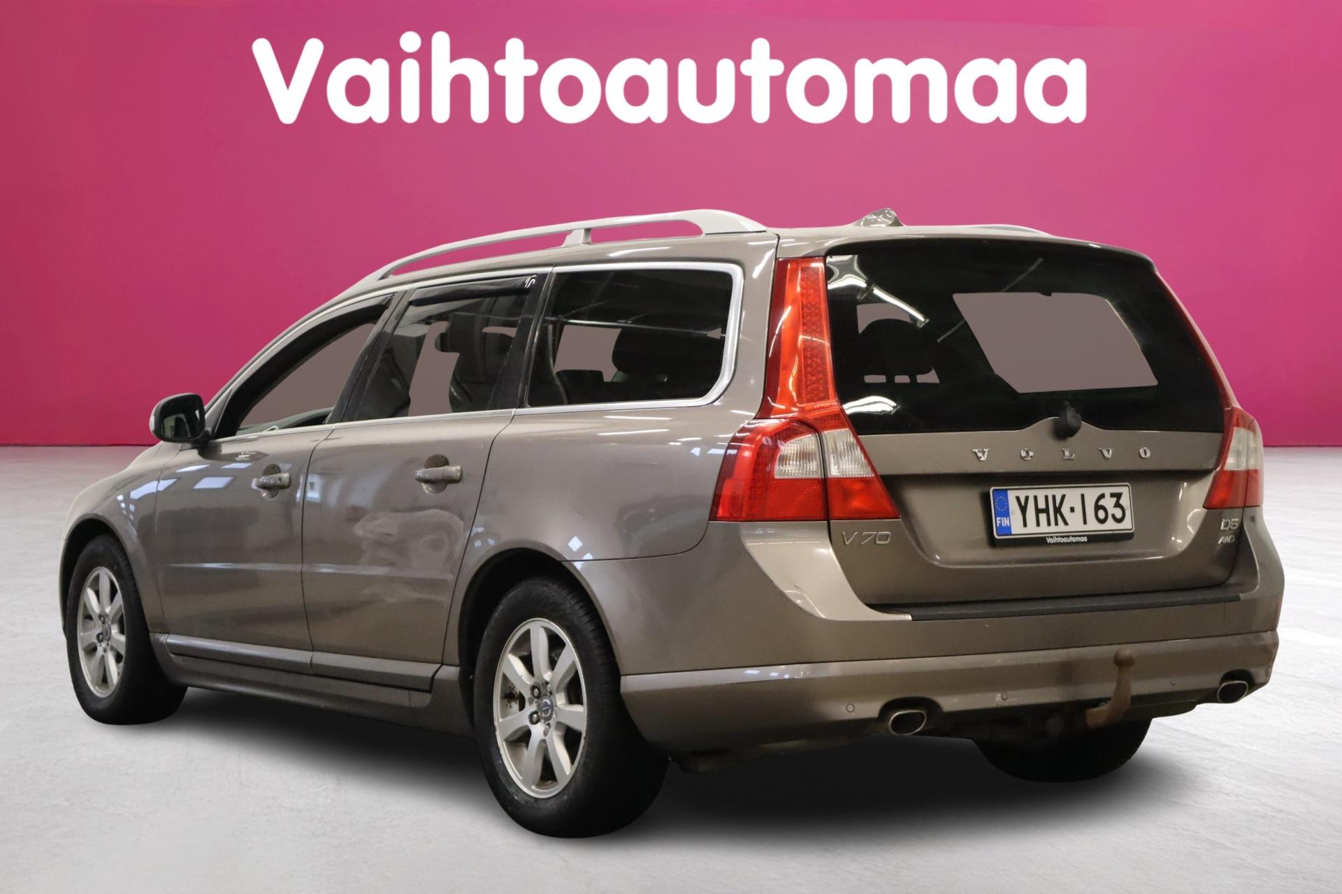 VOLVO V70 2011