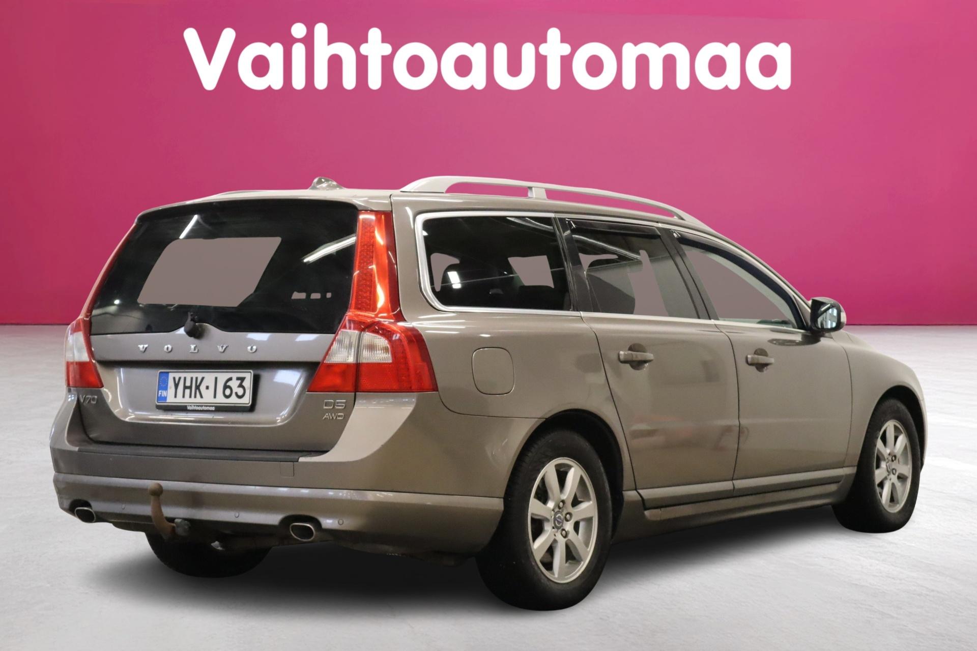 VOLVO V70 2011