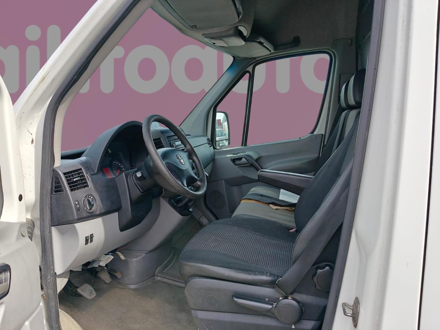 VOLKSWAGEN Crafter 2012