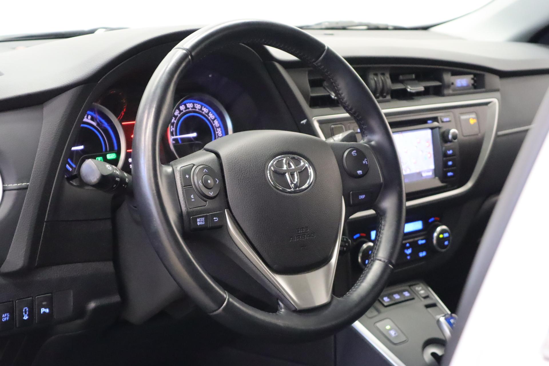 TOYOTA Auris 2014