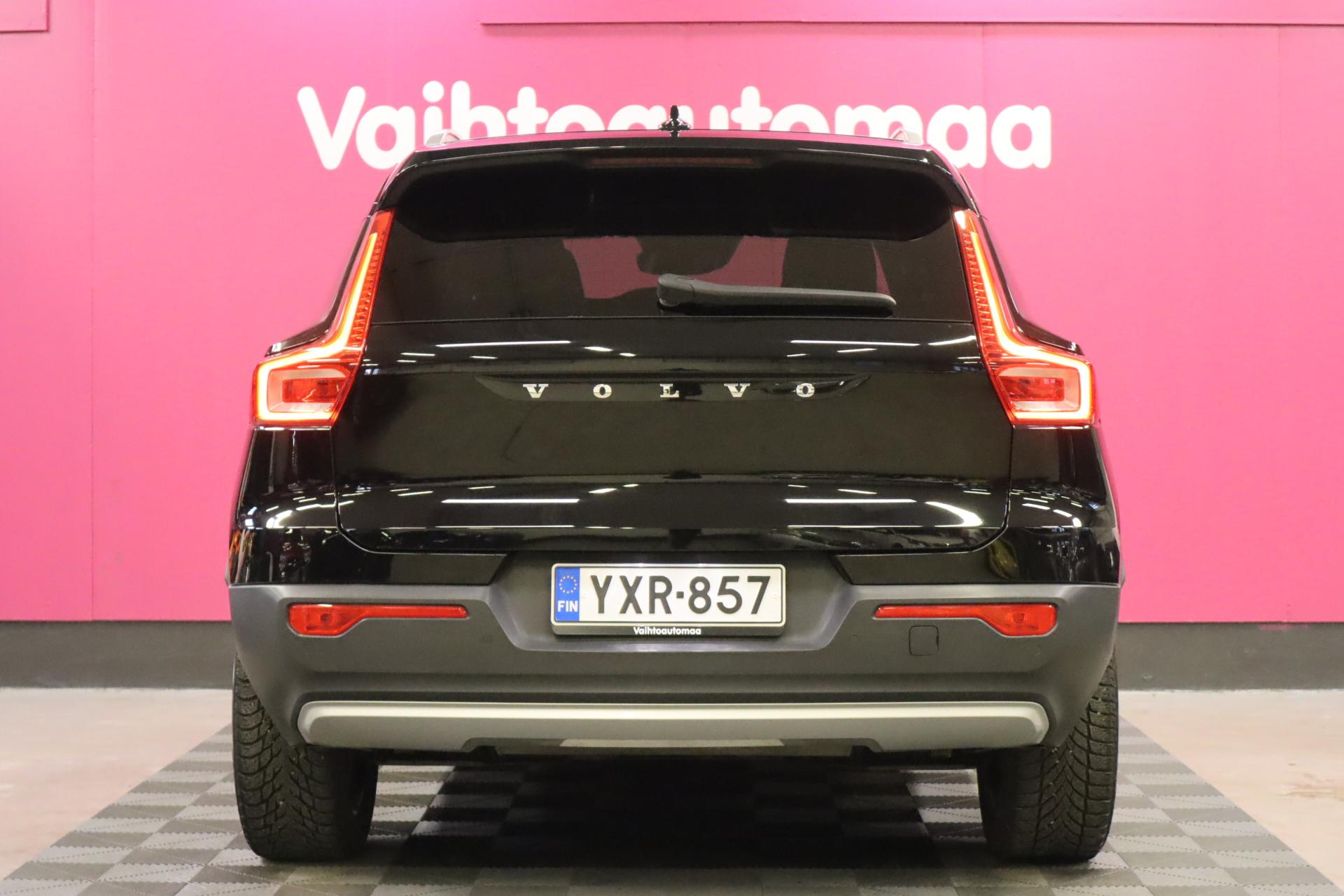 VOLVO XC40 2021