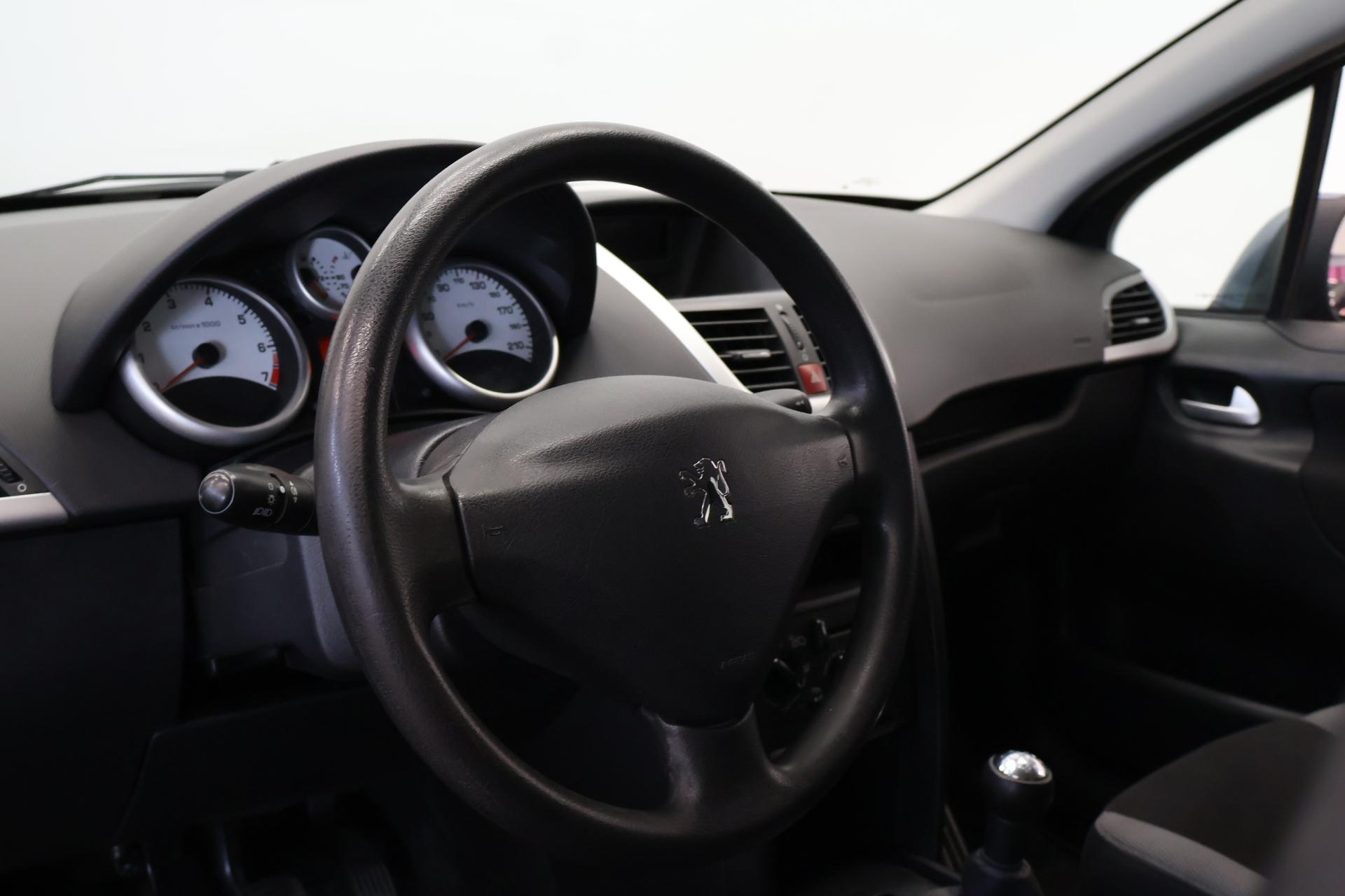 PEUGEOT 207 2006