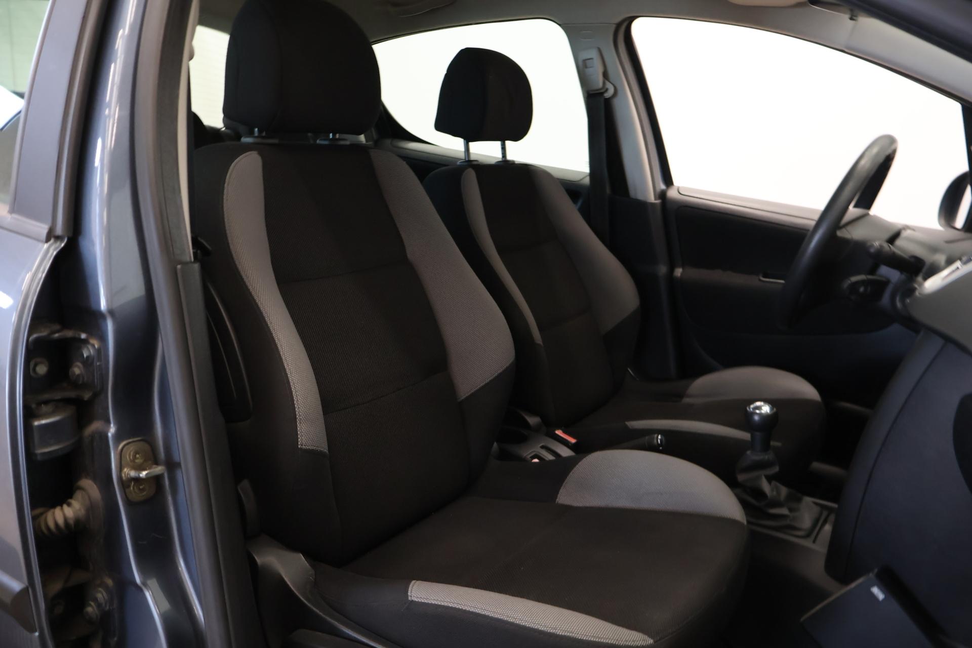 PEUGEOT 207 2006