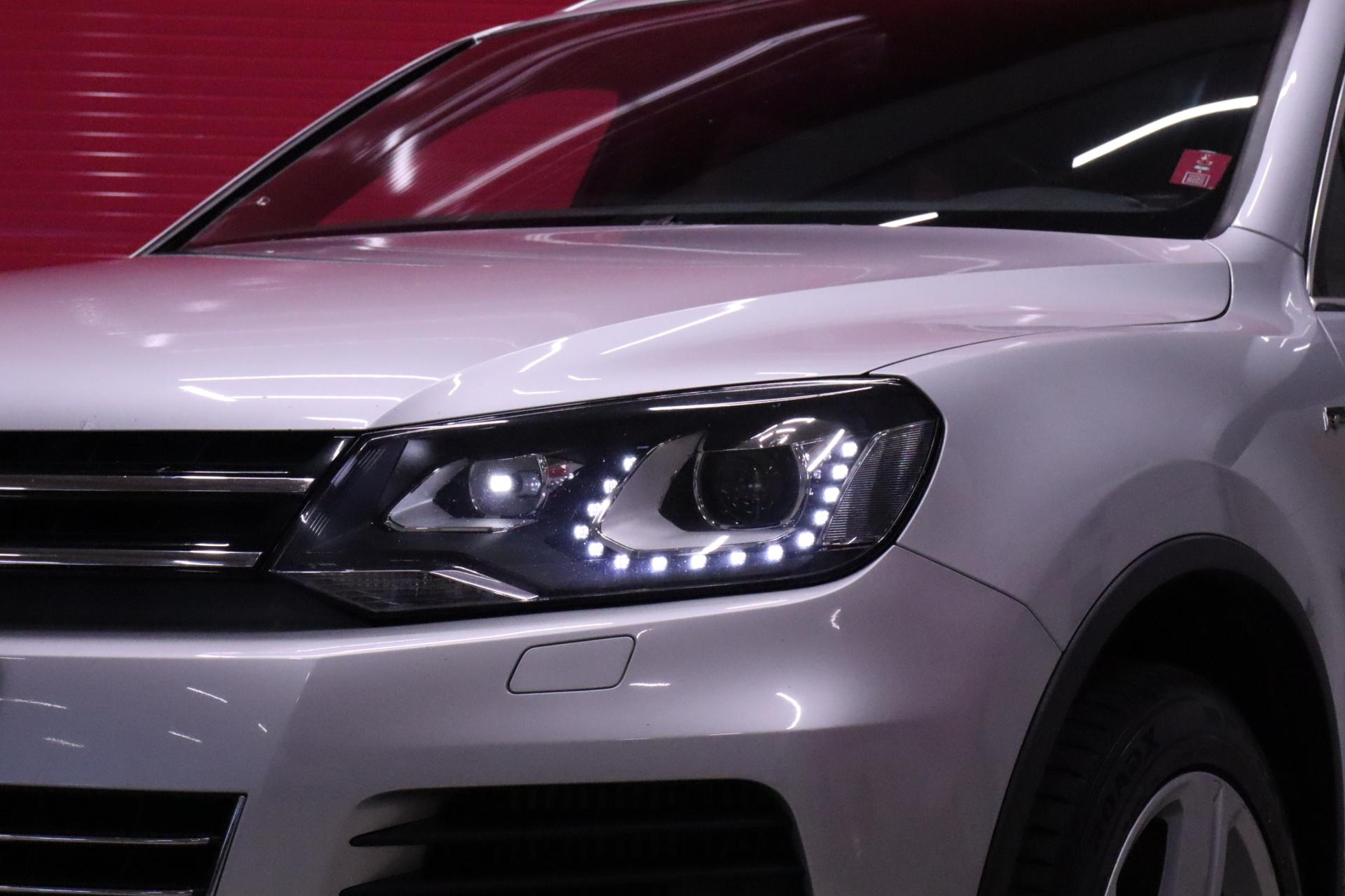 VOLKSWAGEN Touareg 2013