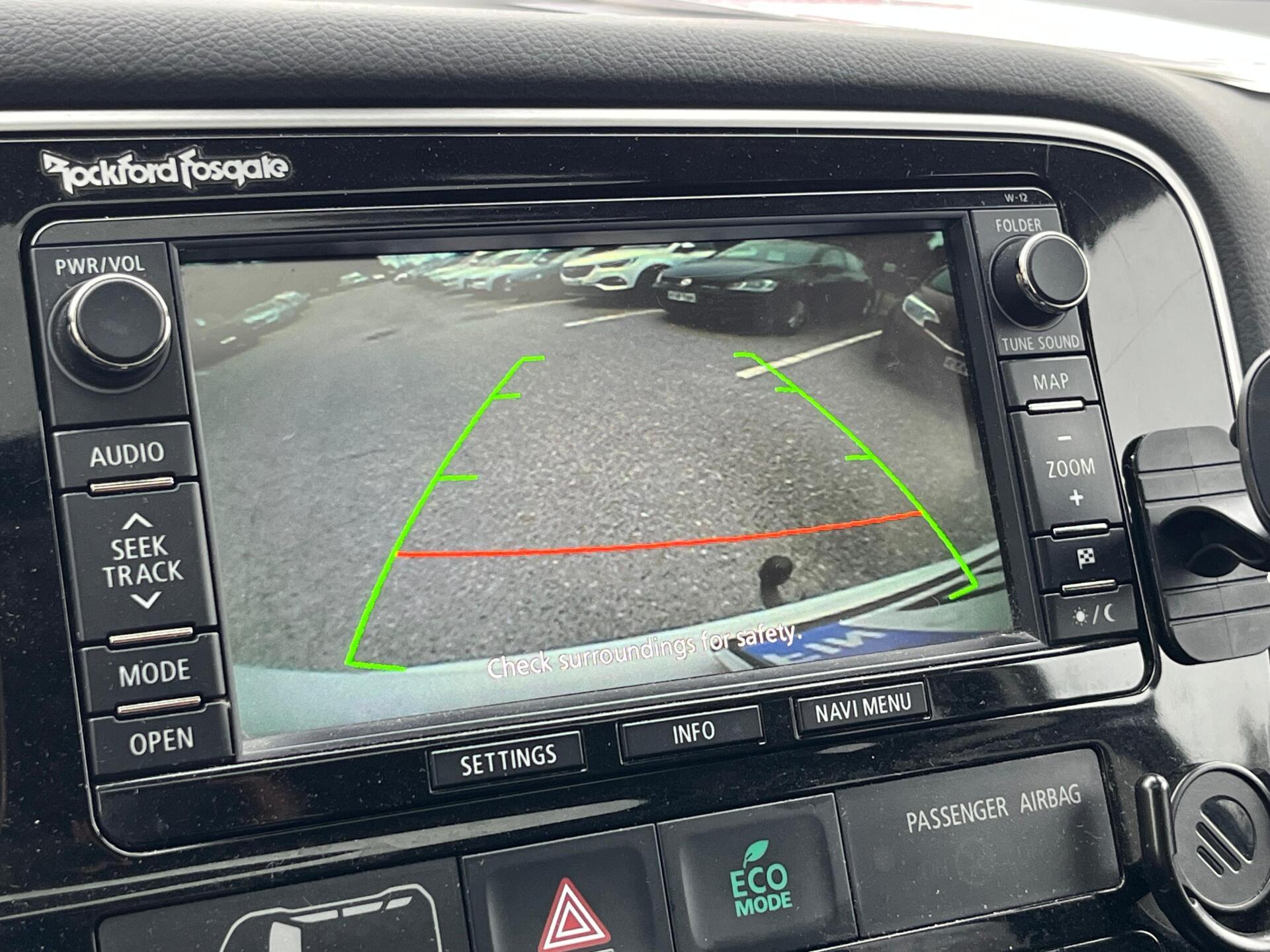 MITSUBISHI Outlander PHEV 2013