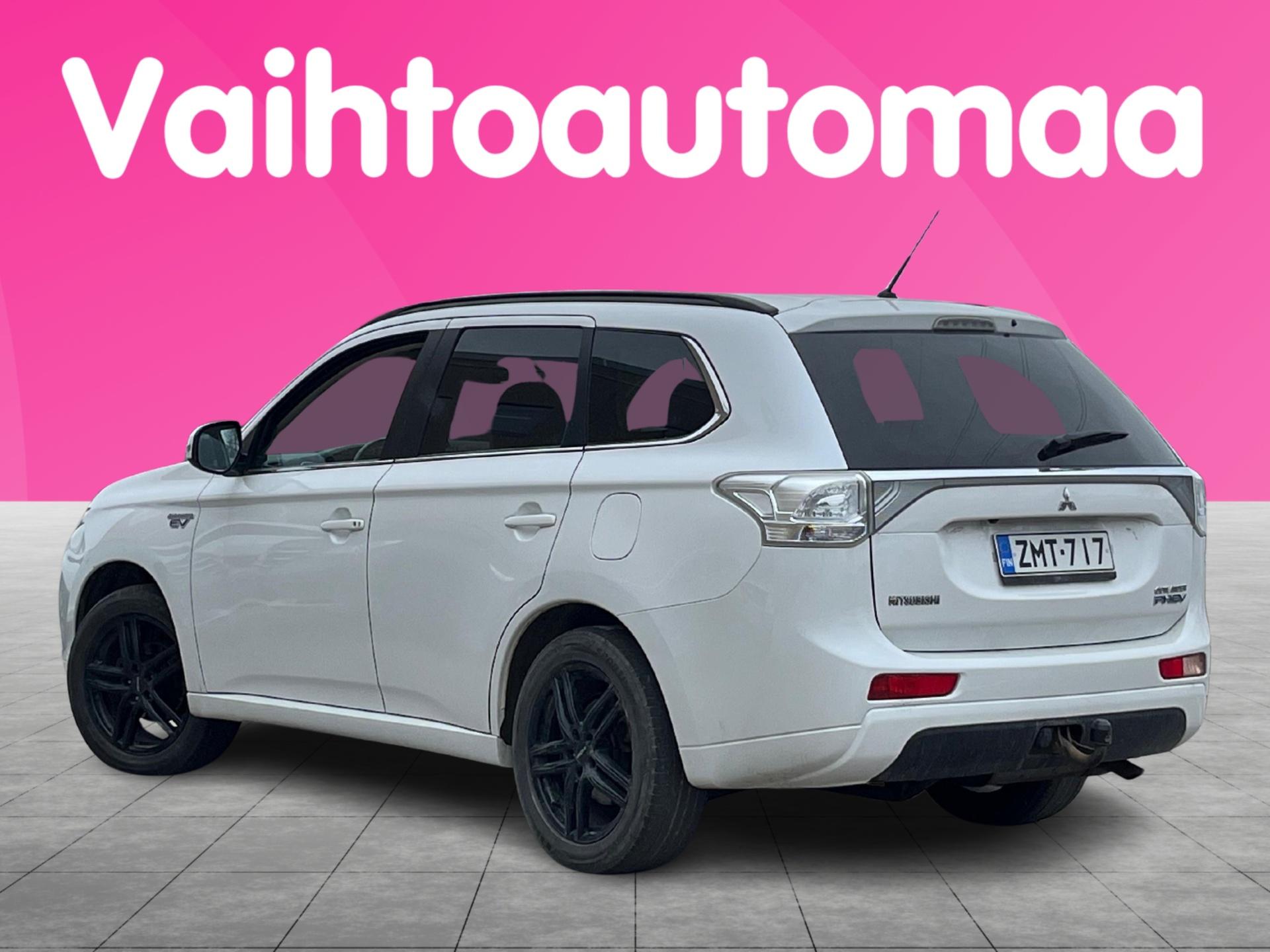 MITSUBISHI Outlander PHEV 2013