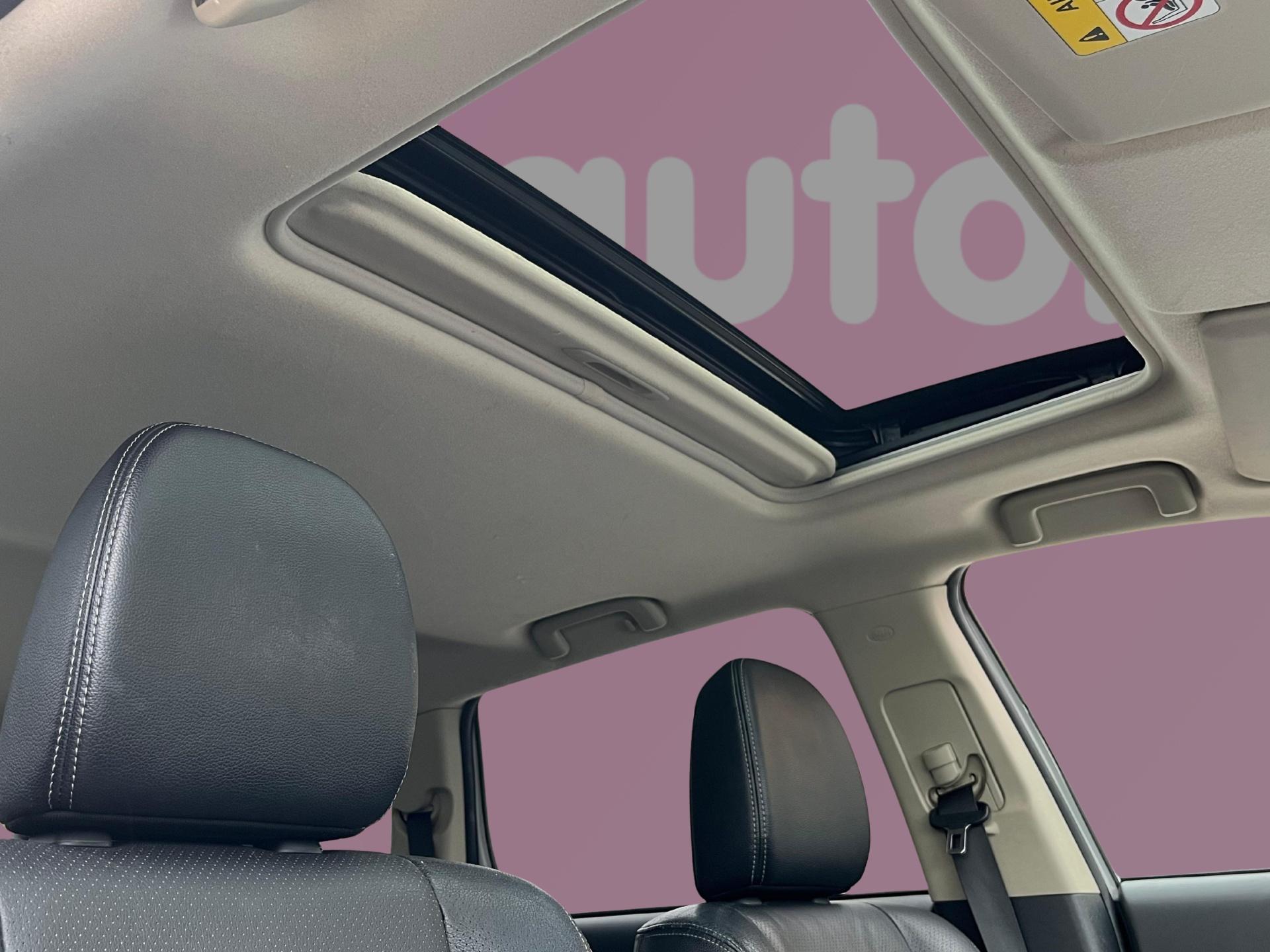 MITSUBISHI Outlander PHEV 2013