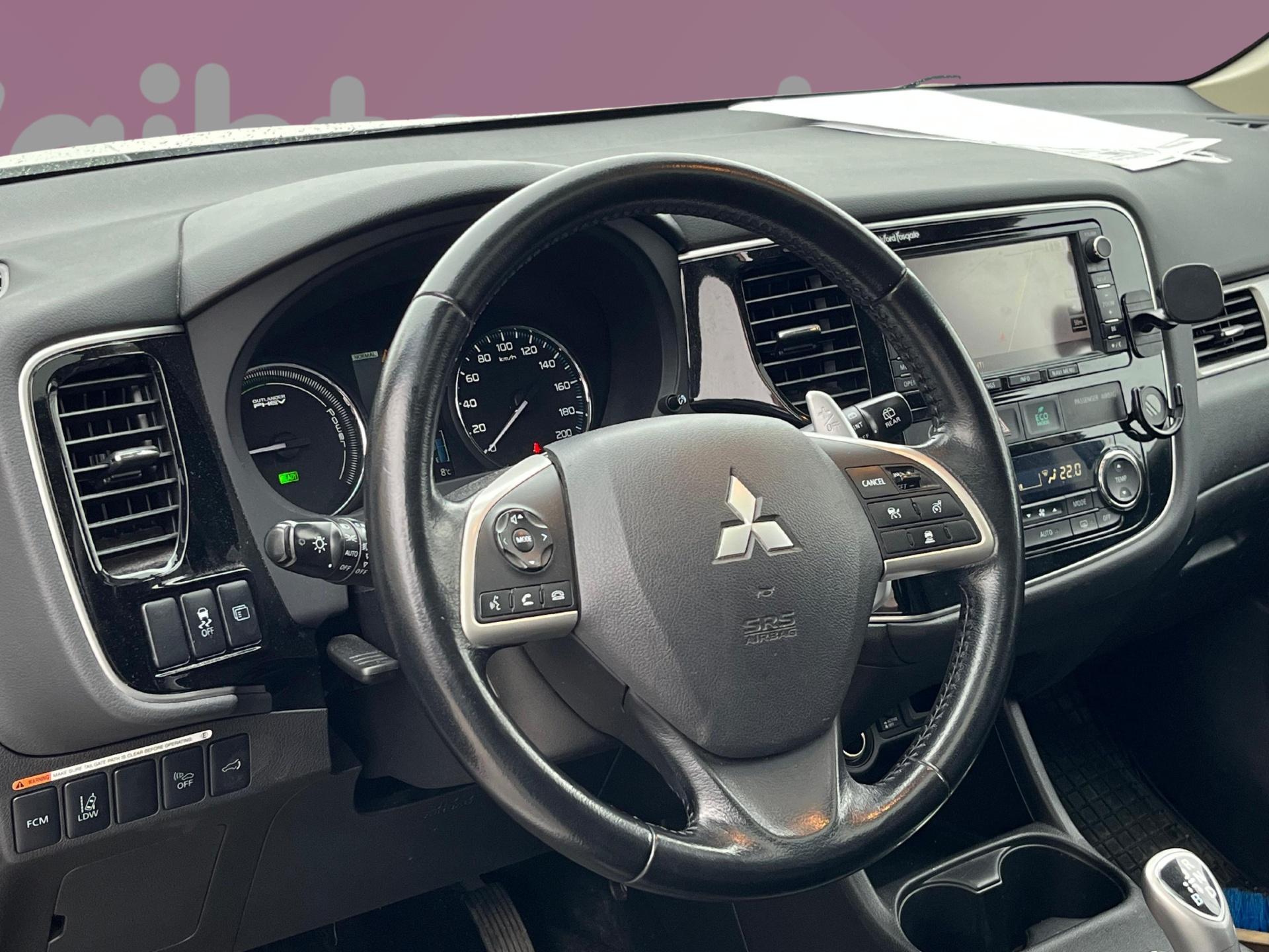 MITSUBISHI Outlander PHEV 2013