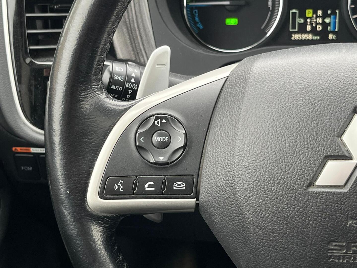 MITSUBISHI Outlander PHEV 2013