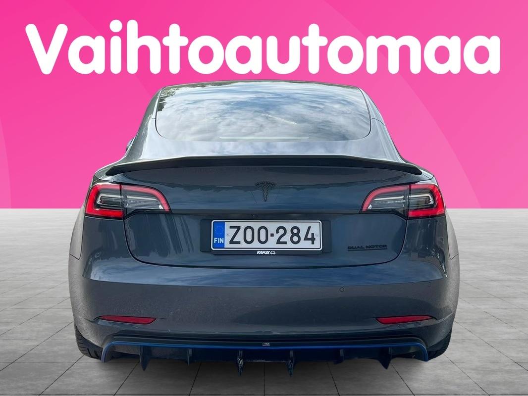 TESLA Model 3 2021