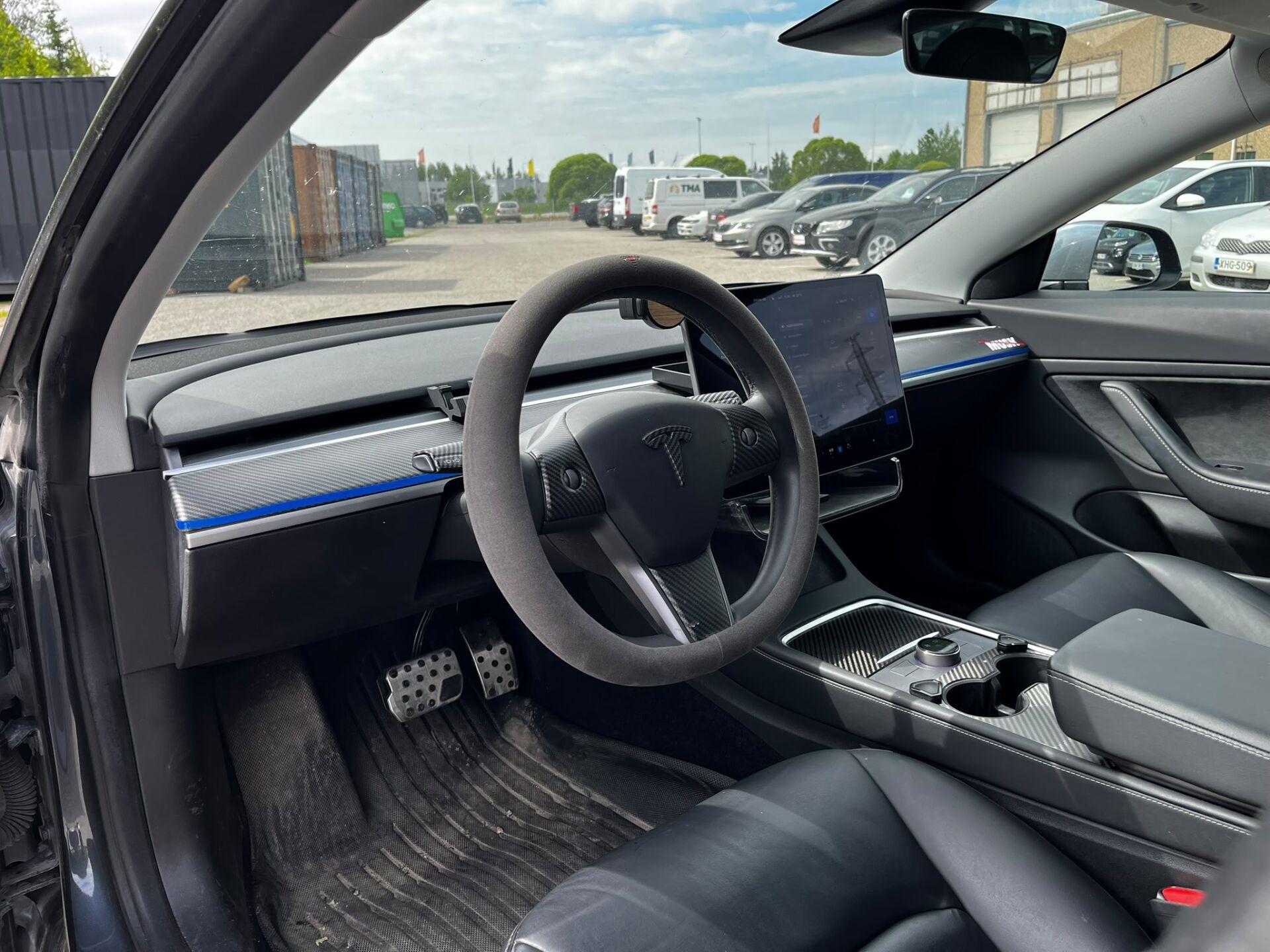 TESLA Model 3 2021