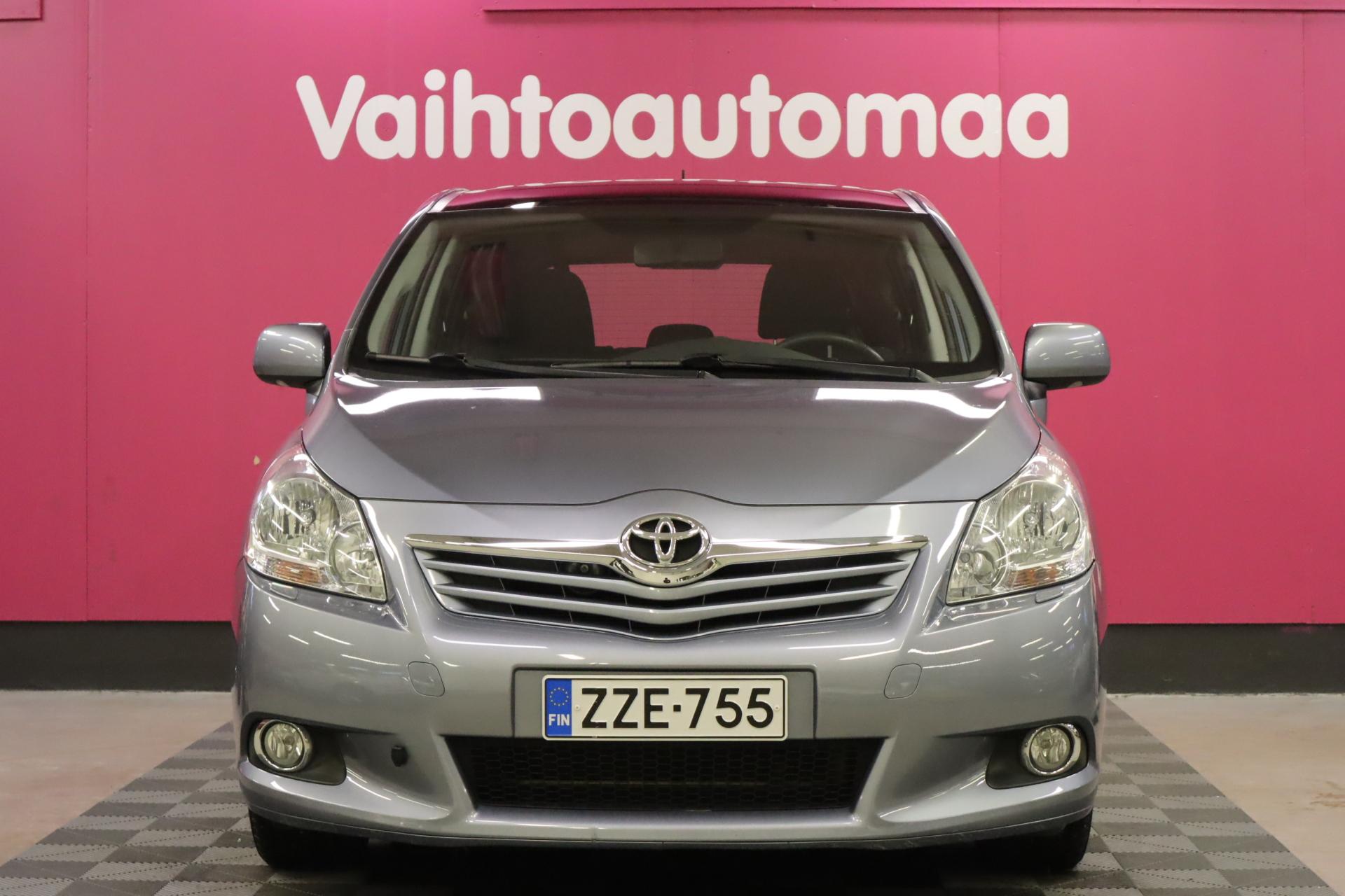 TOYOTA Verso 2012