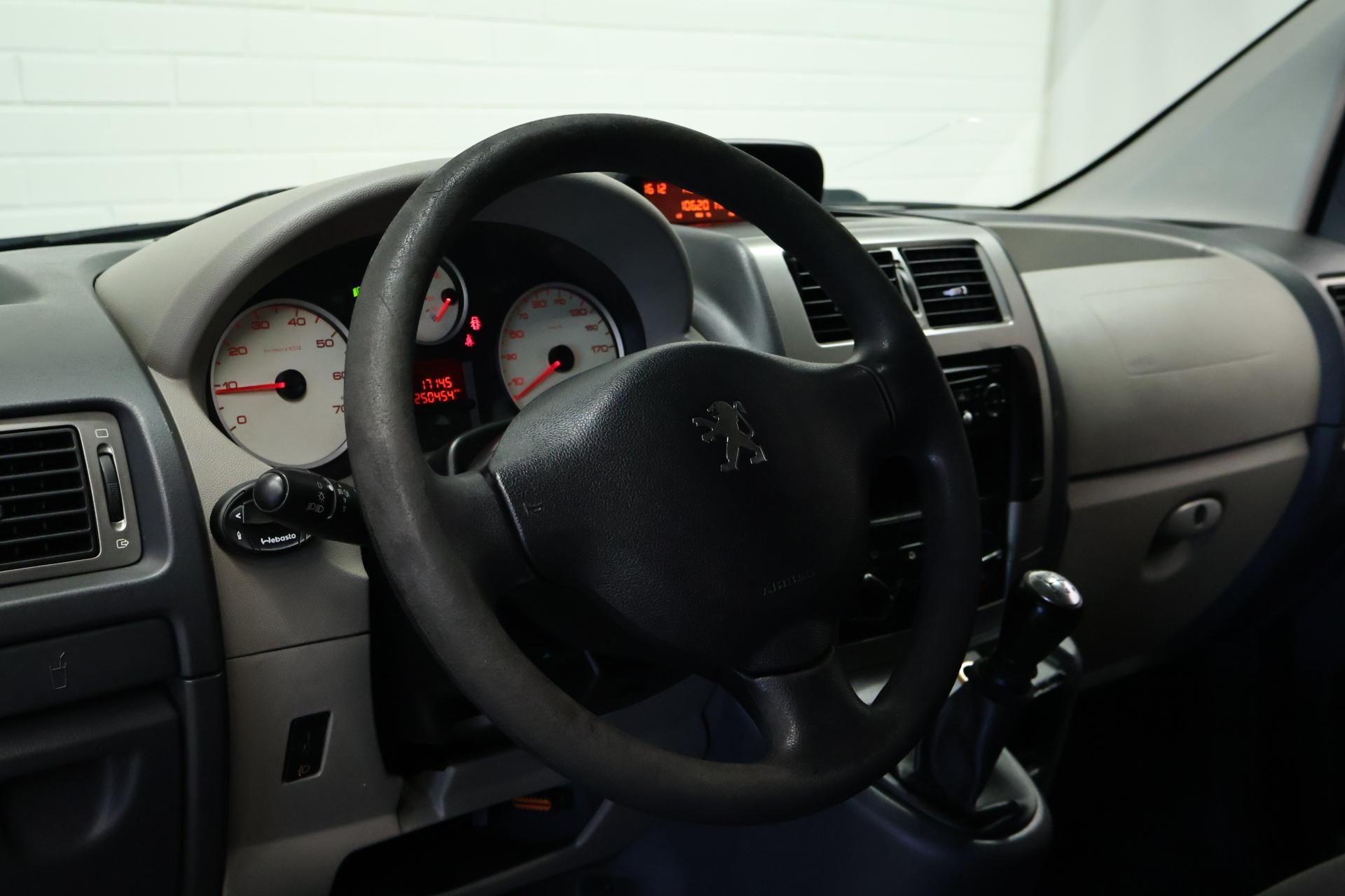 PEUGEOT Expert 2008