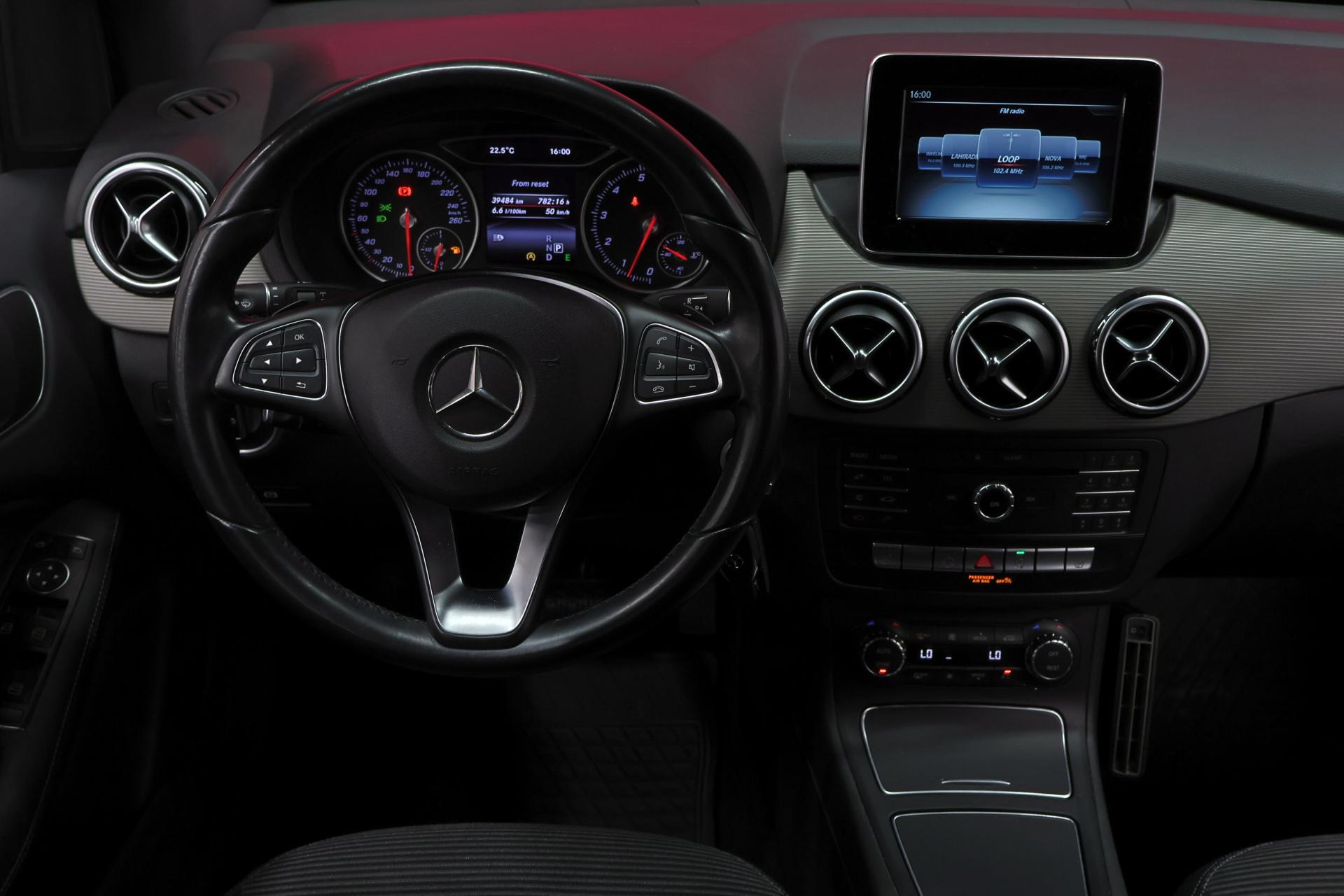 MERCEDES-BENZ B 2015