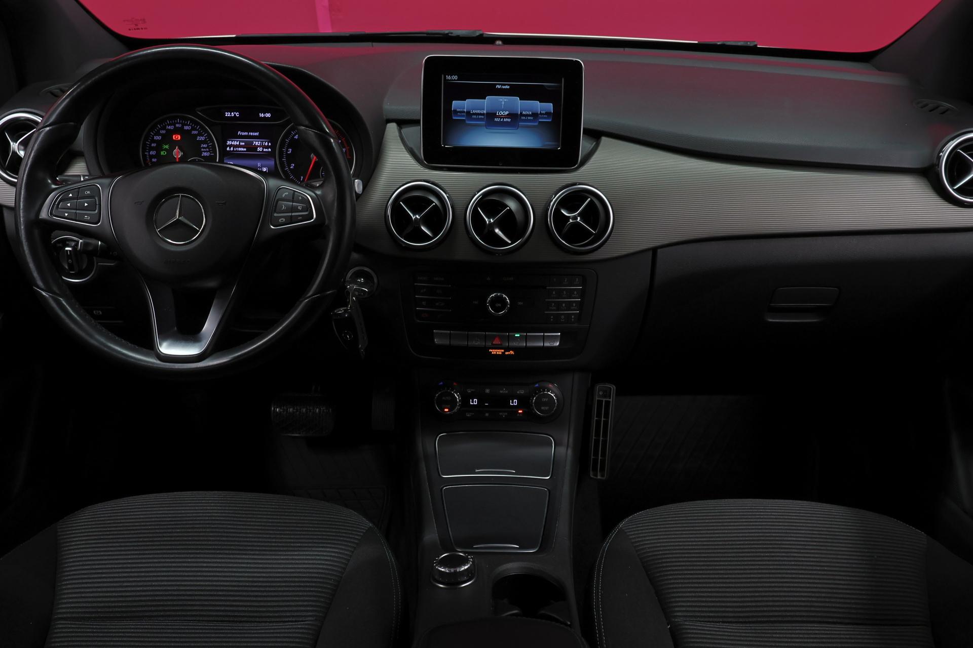 MERCEDES-BENZ B 2015