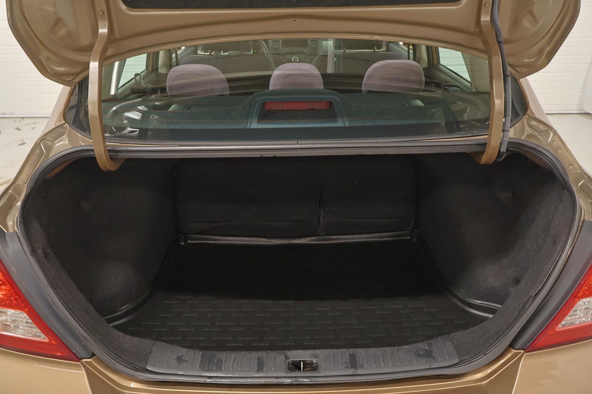 NISSAN Tiida 2009