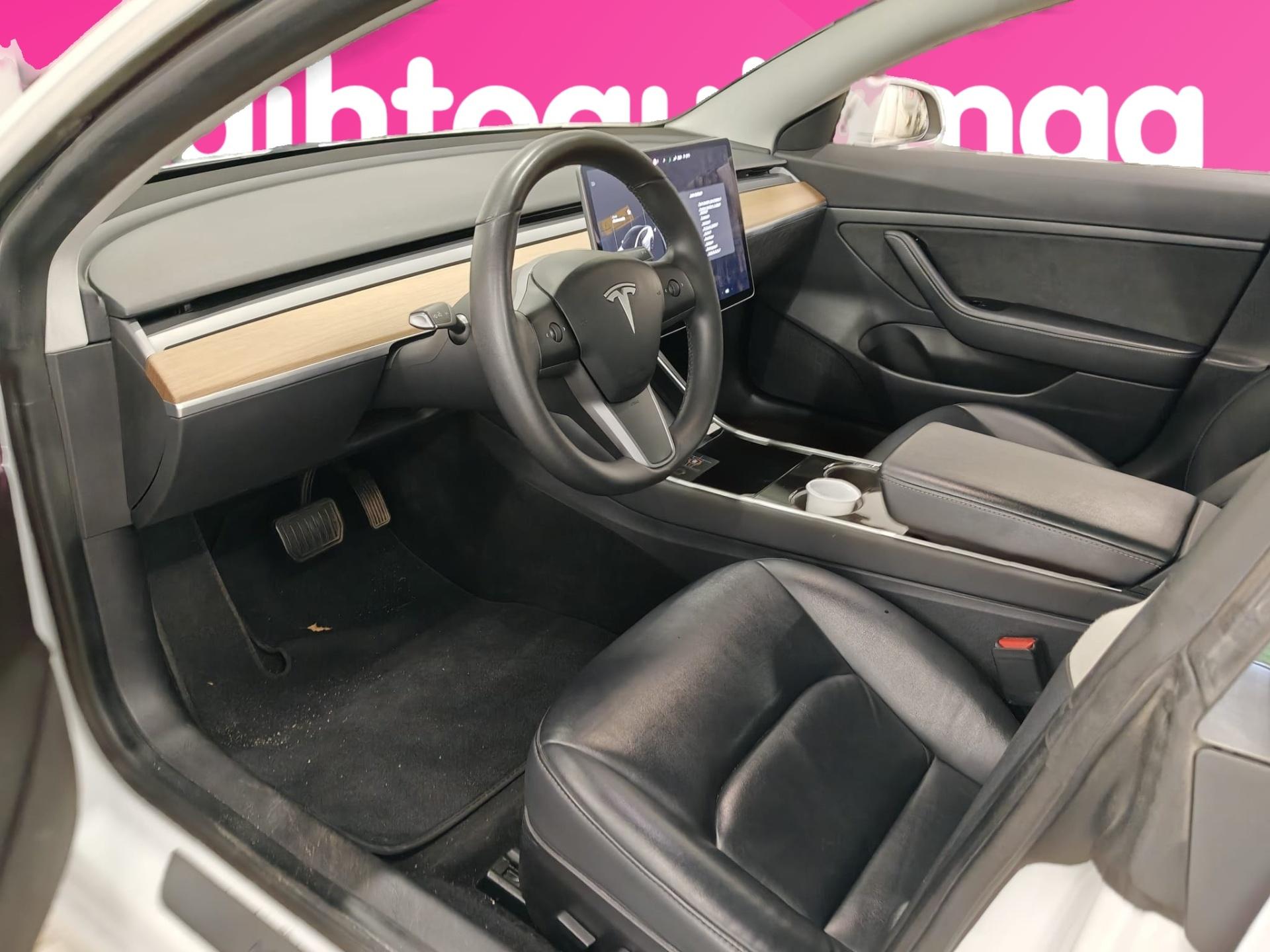TESLA Model 3 2020