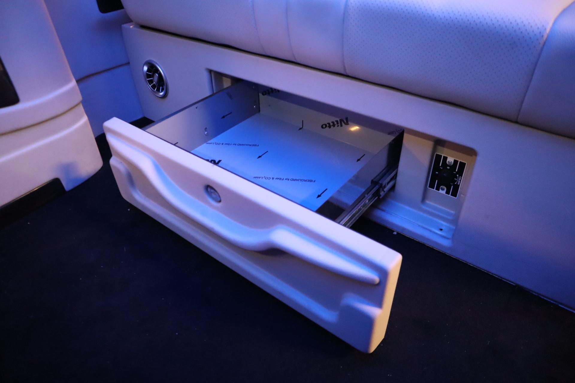 MERCEDES-BENZ V 2016