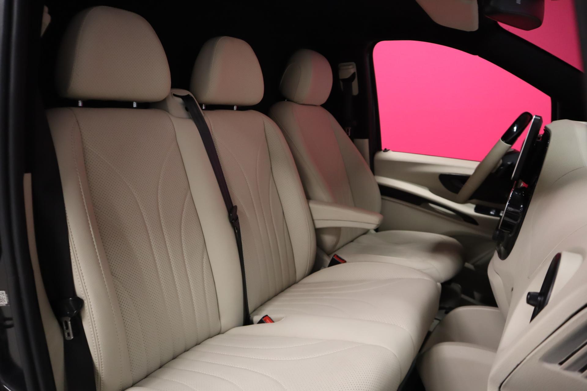 MERCEDES-BENZ V 2016