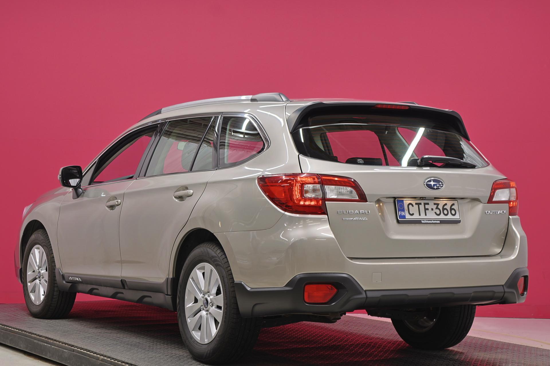SUBARU Outback 2015