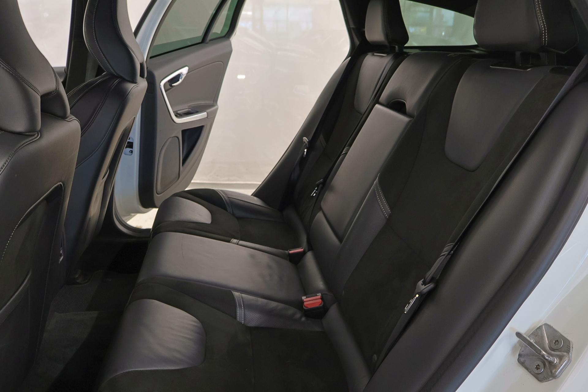 VOLVO V60 2018