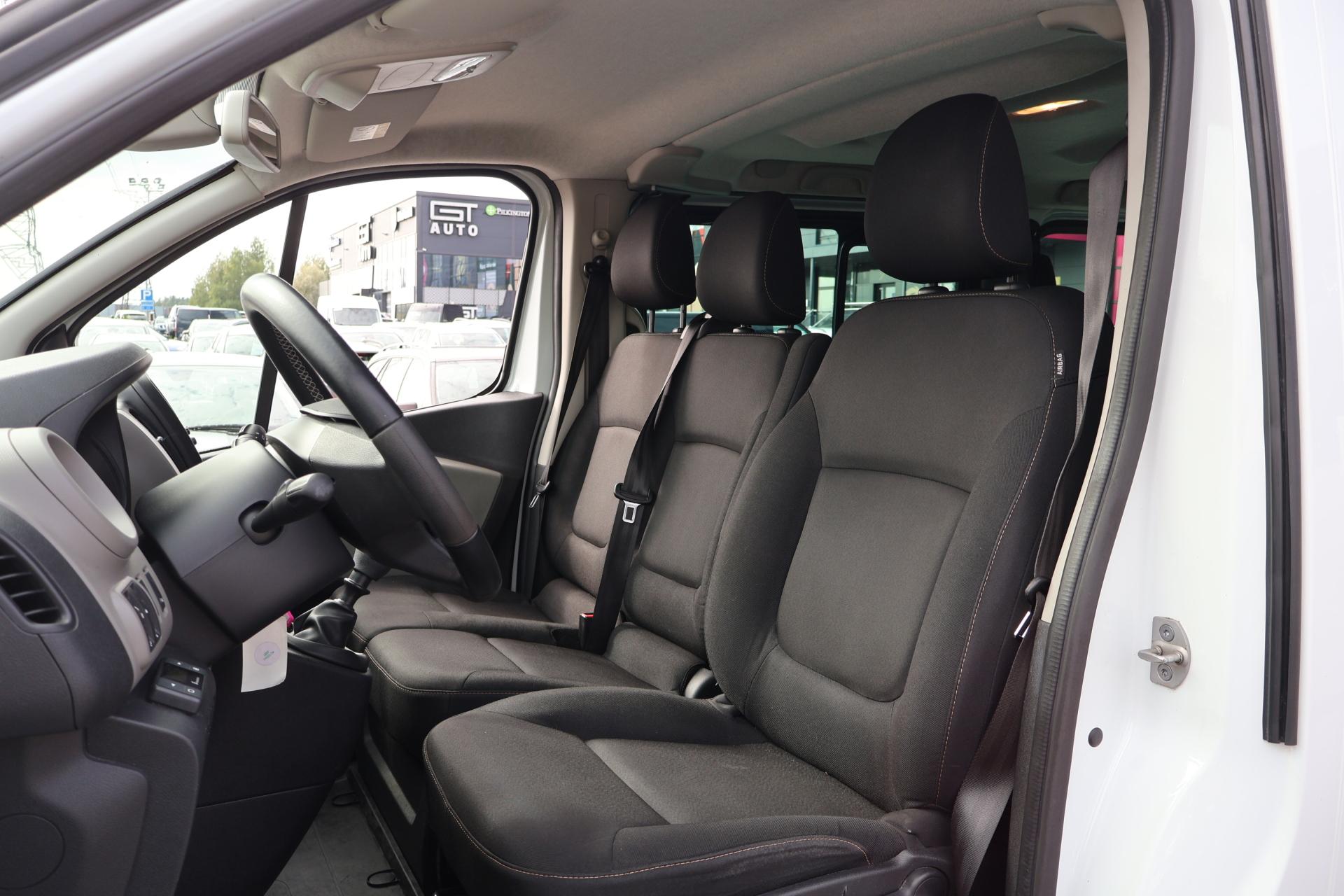 RENAULT Trafic Passenger 2019