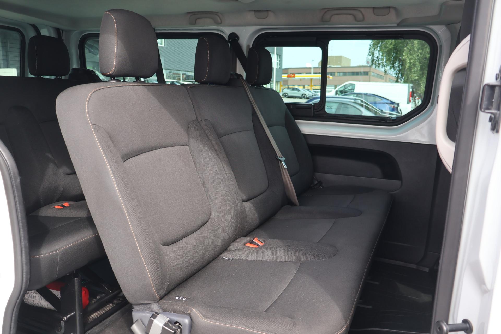 RENAULT Trafic Passenger 2019