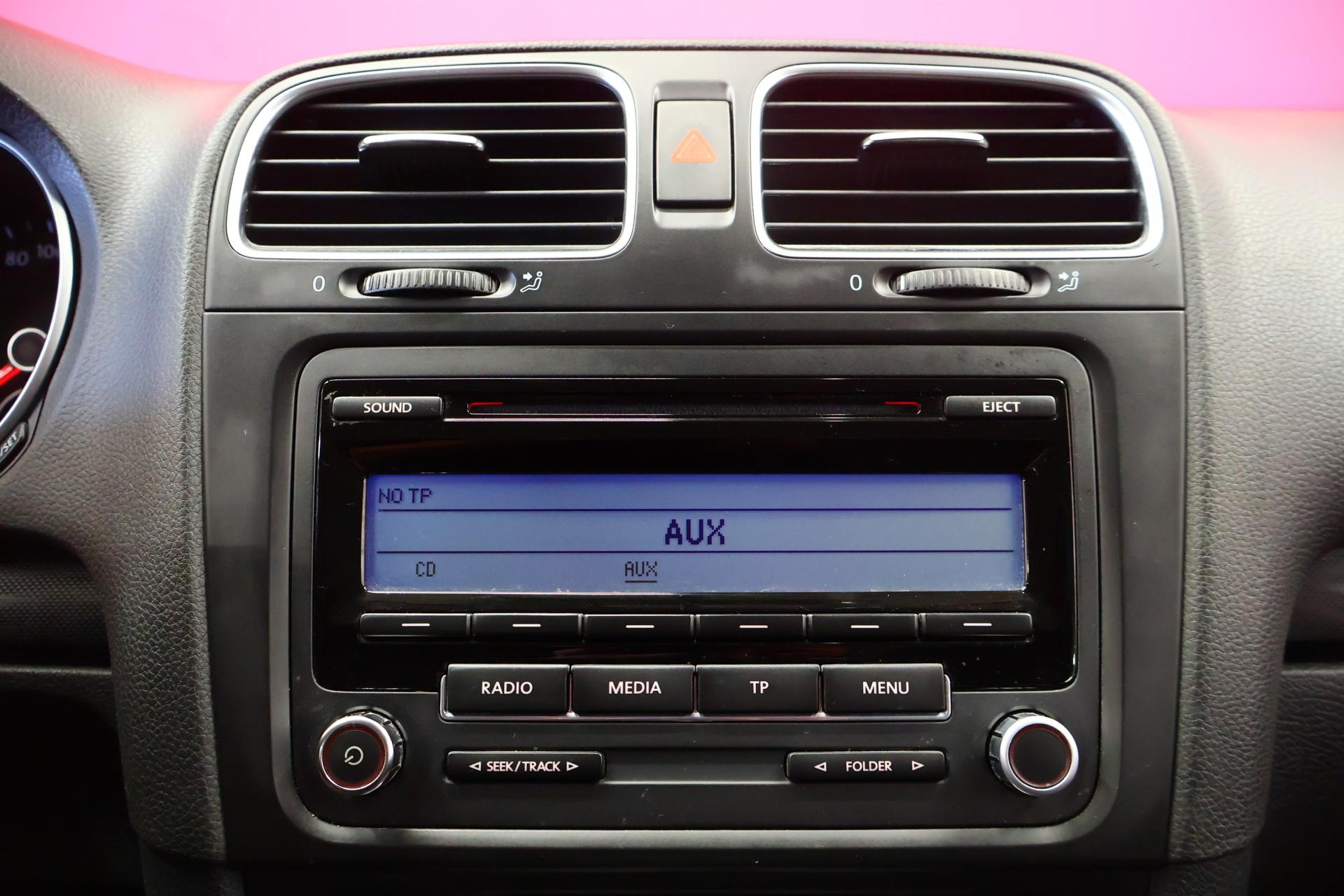 VOLKSWAGEN Golf 2011