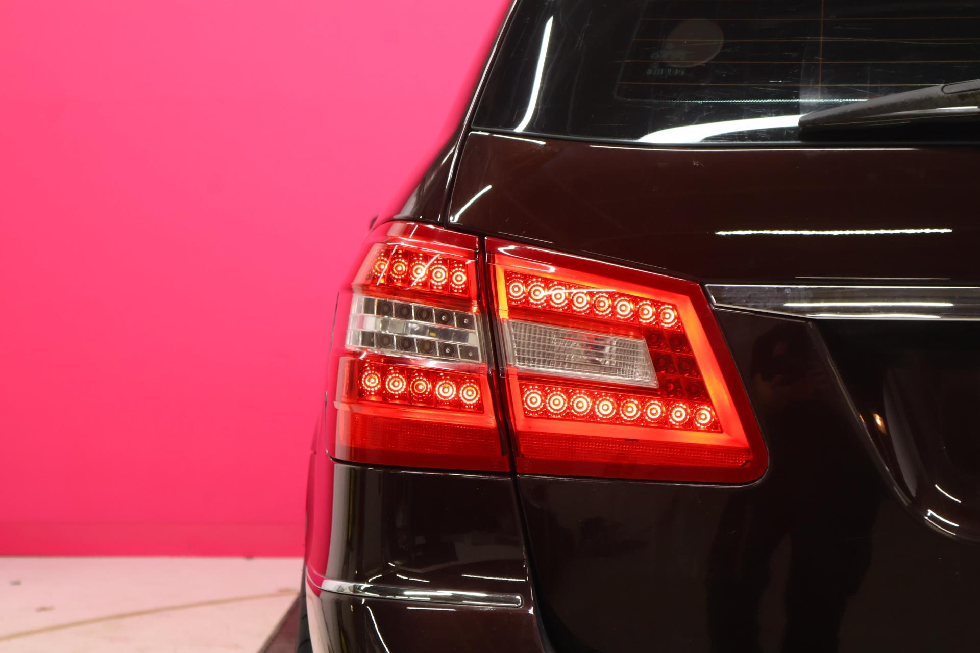 MERCEDES-BENZ E 2010