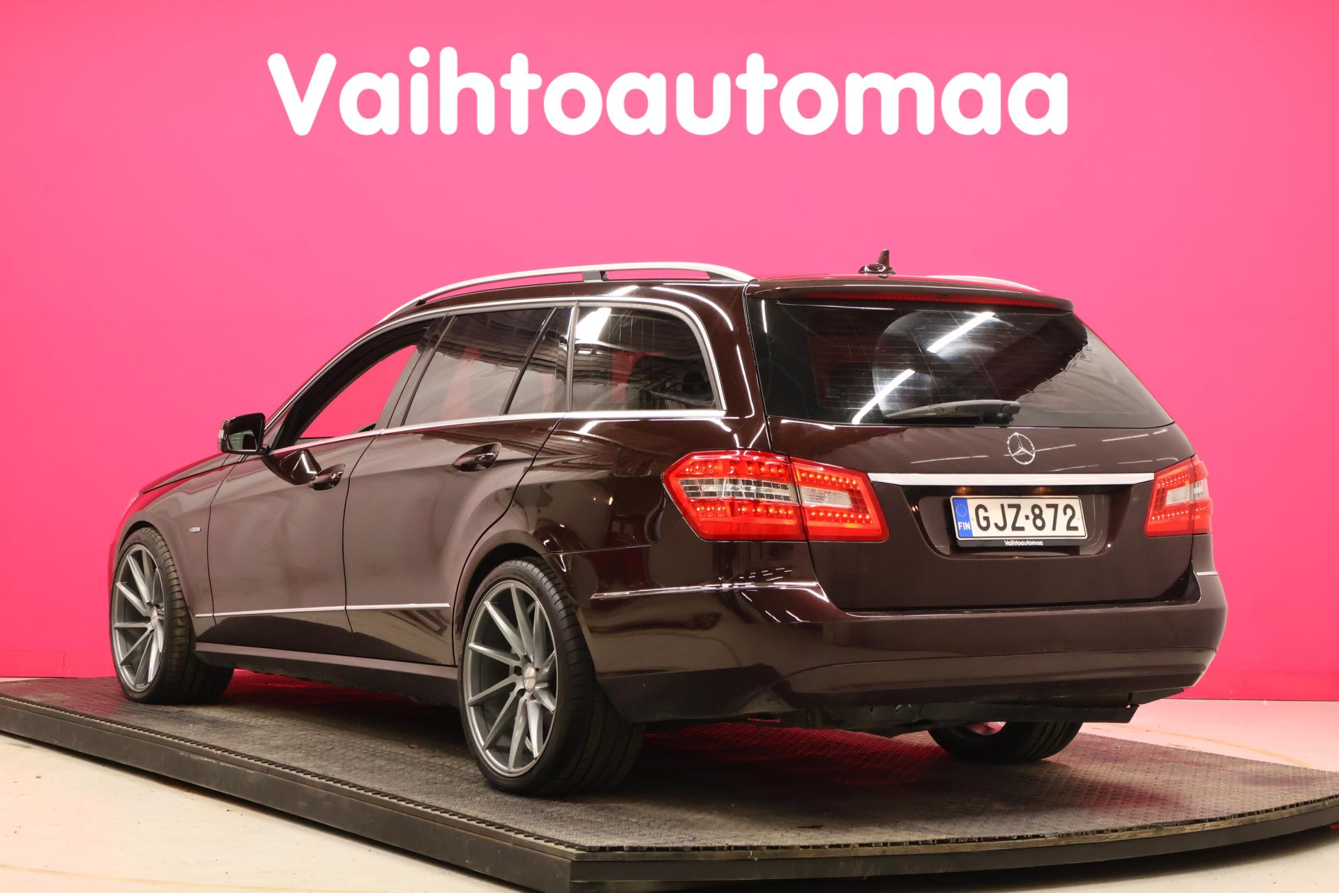 MERCEDES-BENZ E 2010