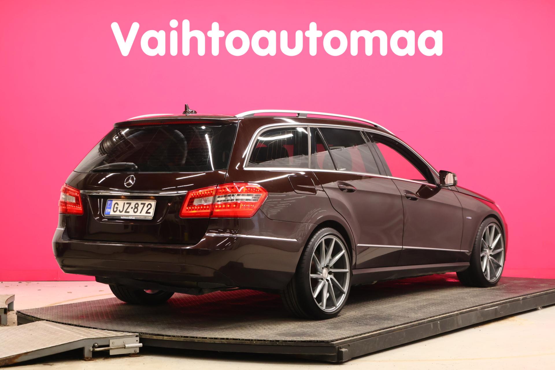 MERCEDES-BENZ E 2010