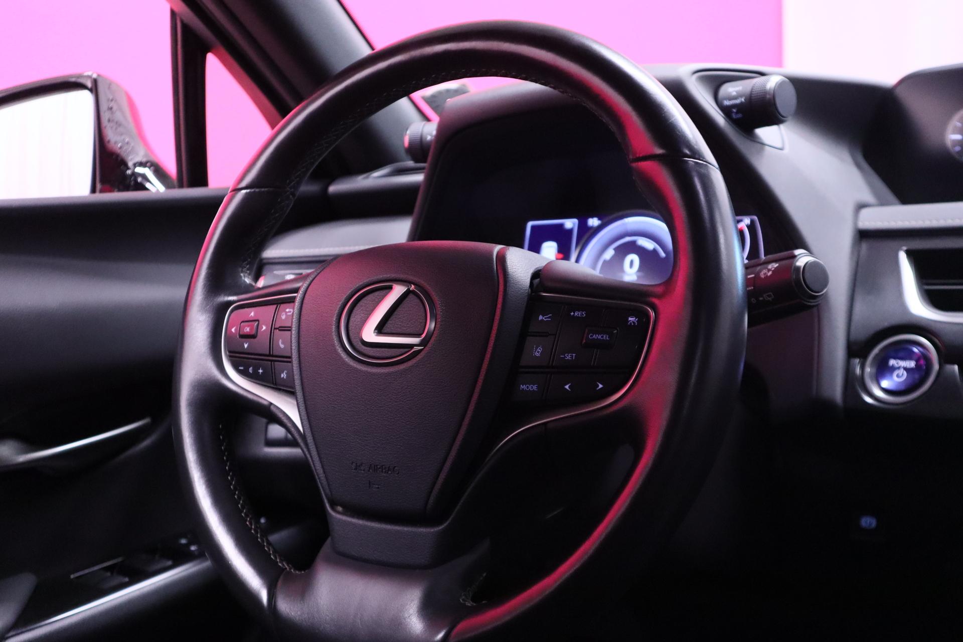 LEXUS UX 2022