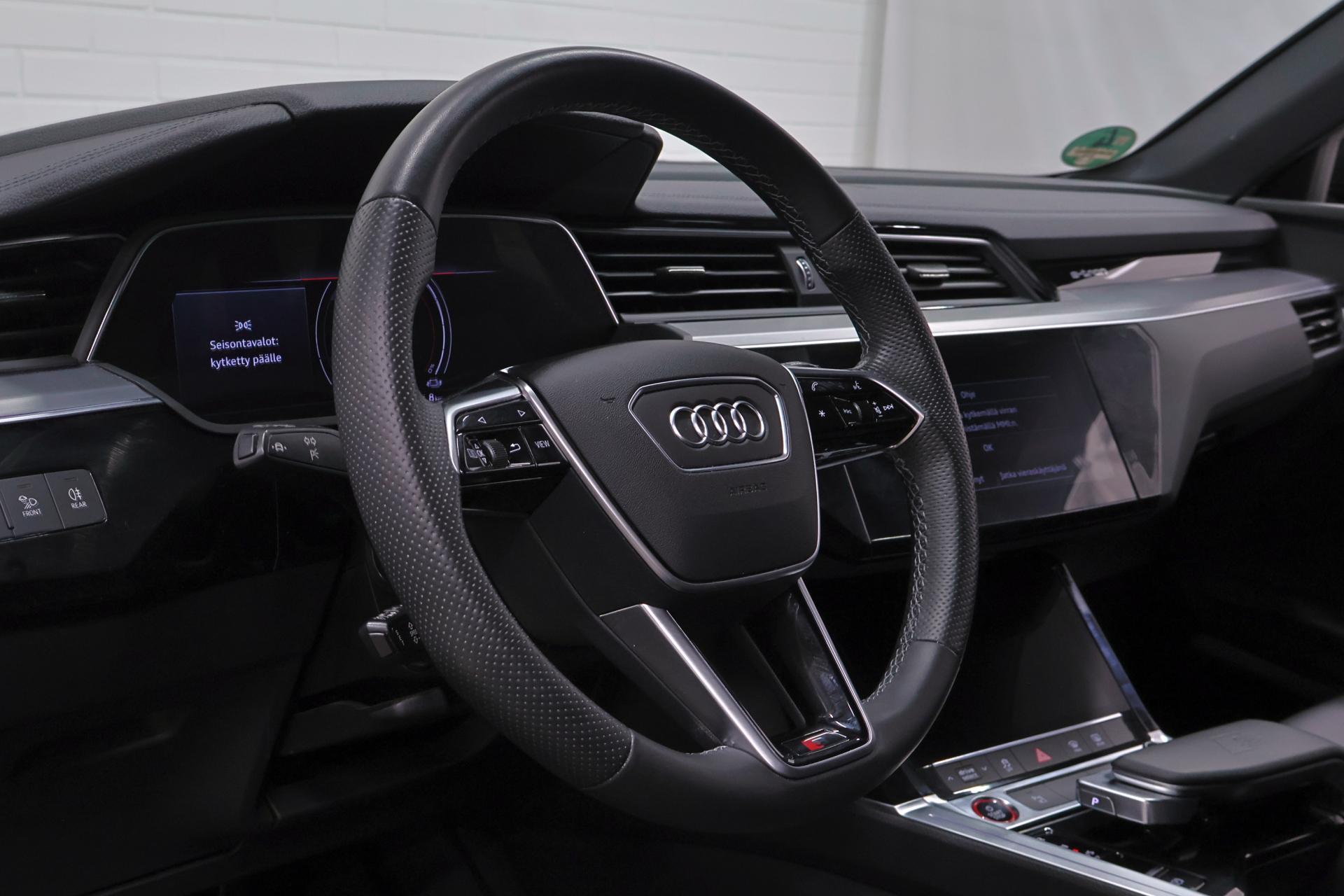 AUDI e-tron 2023