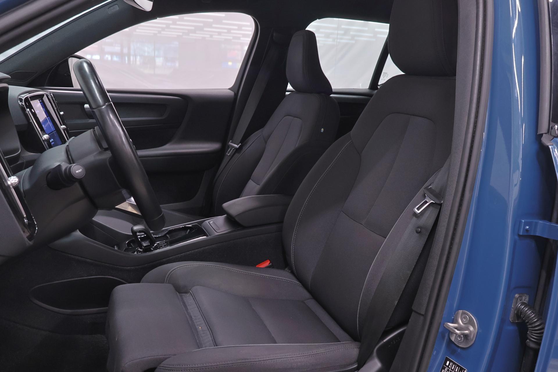 VOLVO XC40 2023