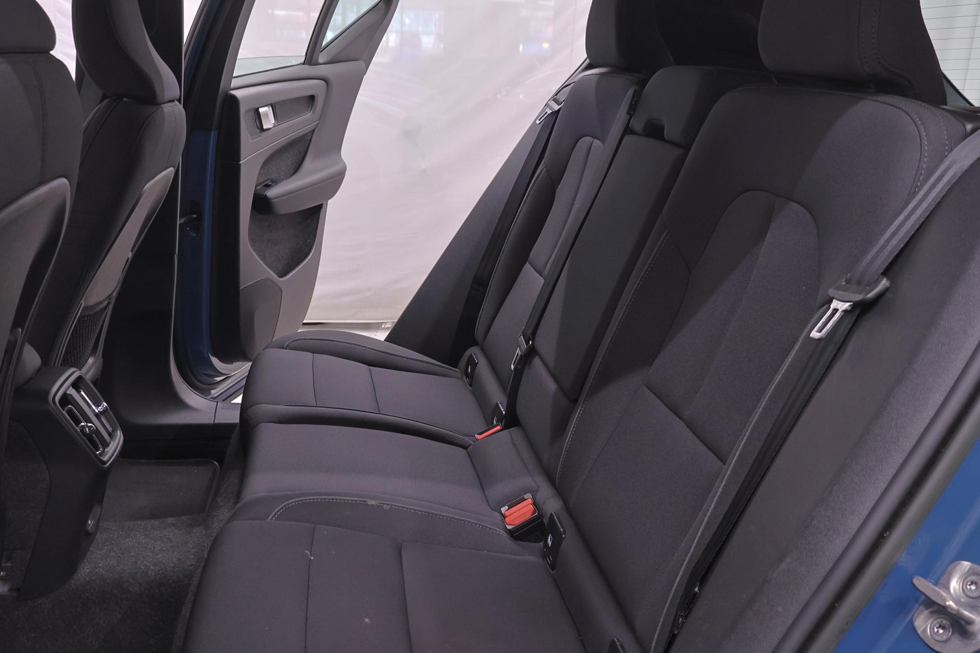 VOLVO XC40 2023
