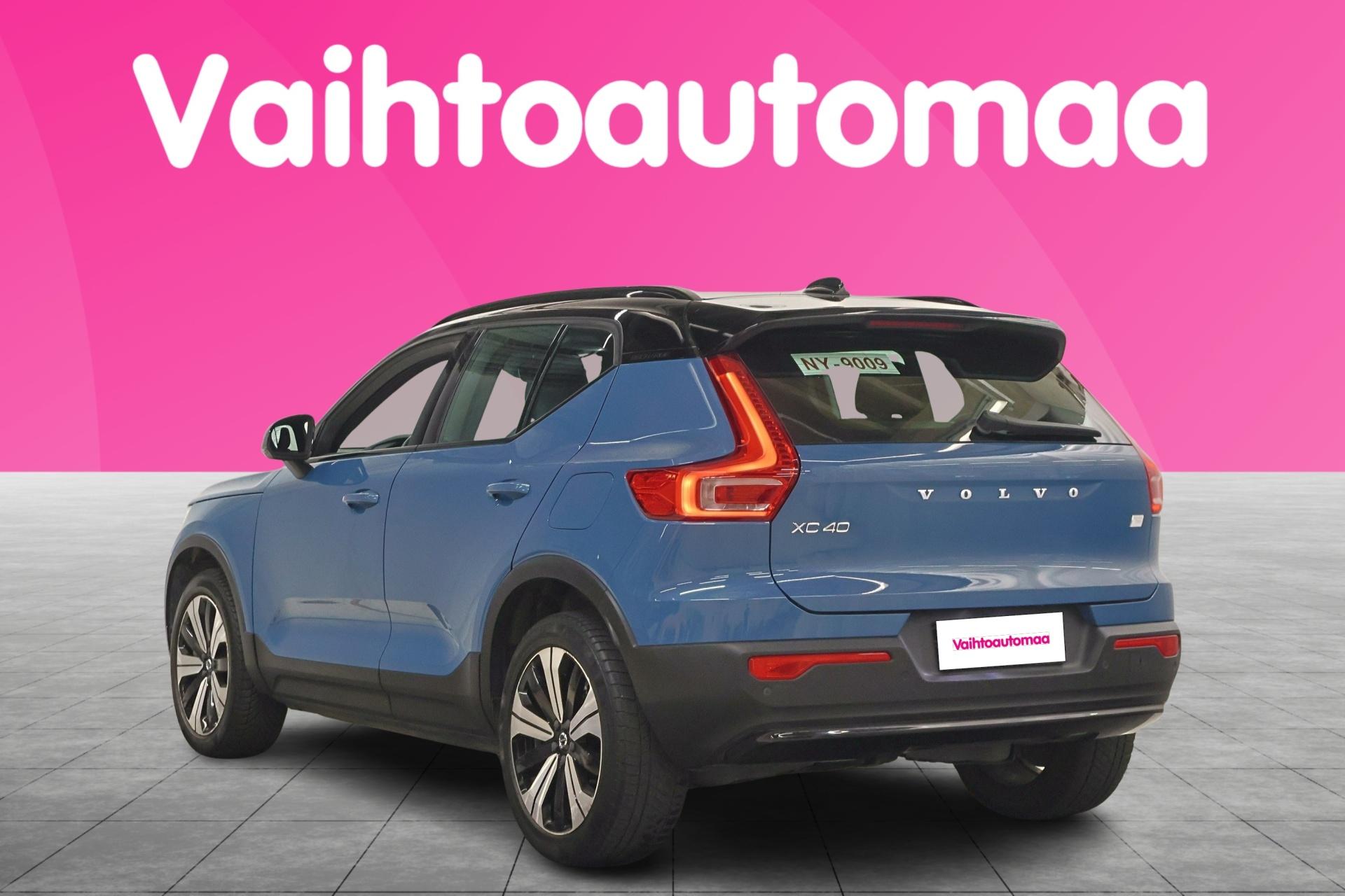 VOLVO XC40 2023